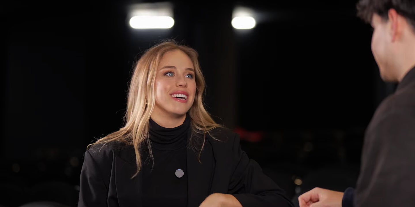 La cantant i actriu reconeix que no és fàcil aquesta feina - Youtube