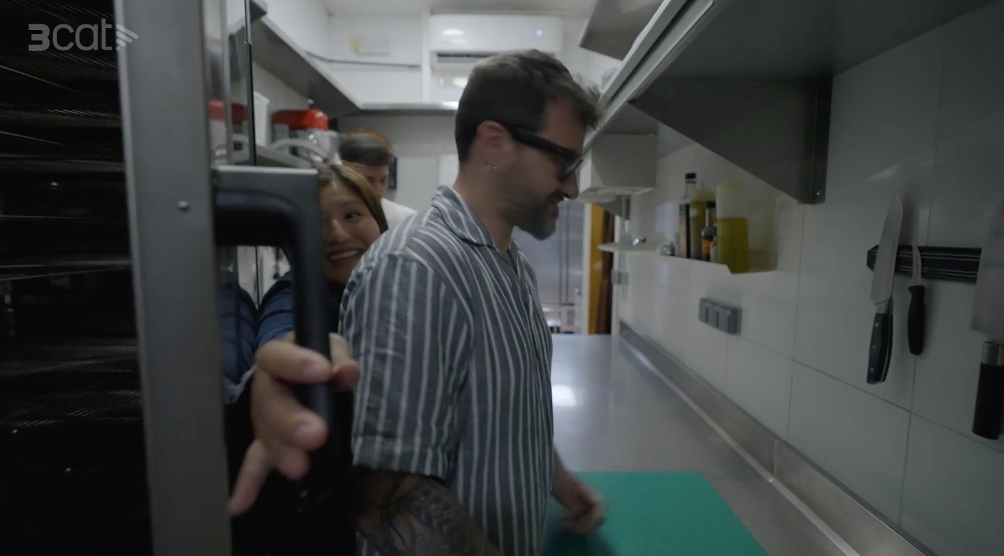 La cuina del primer restaurant, molt estreta - TV3