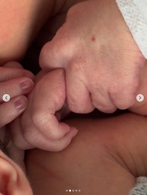 Les manetes dels petits, la foto més maca d'aquest recull de l'Arnau París - Instagram
