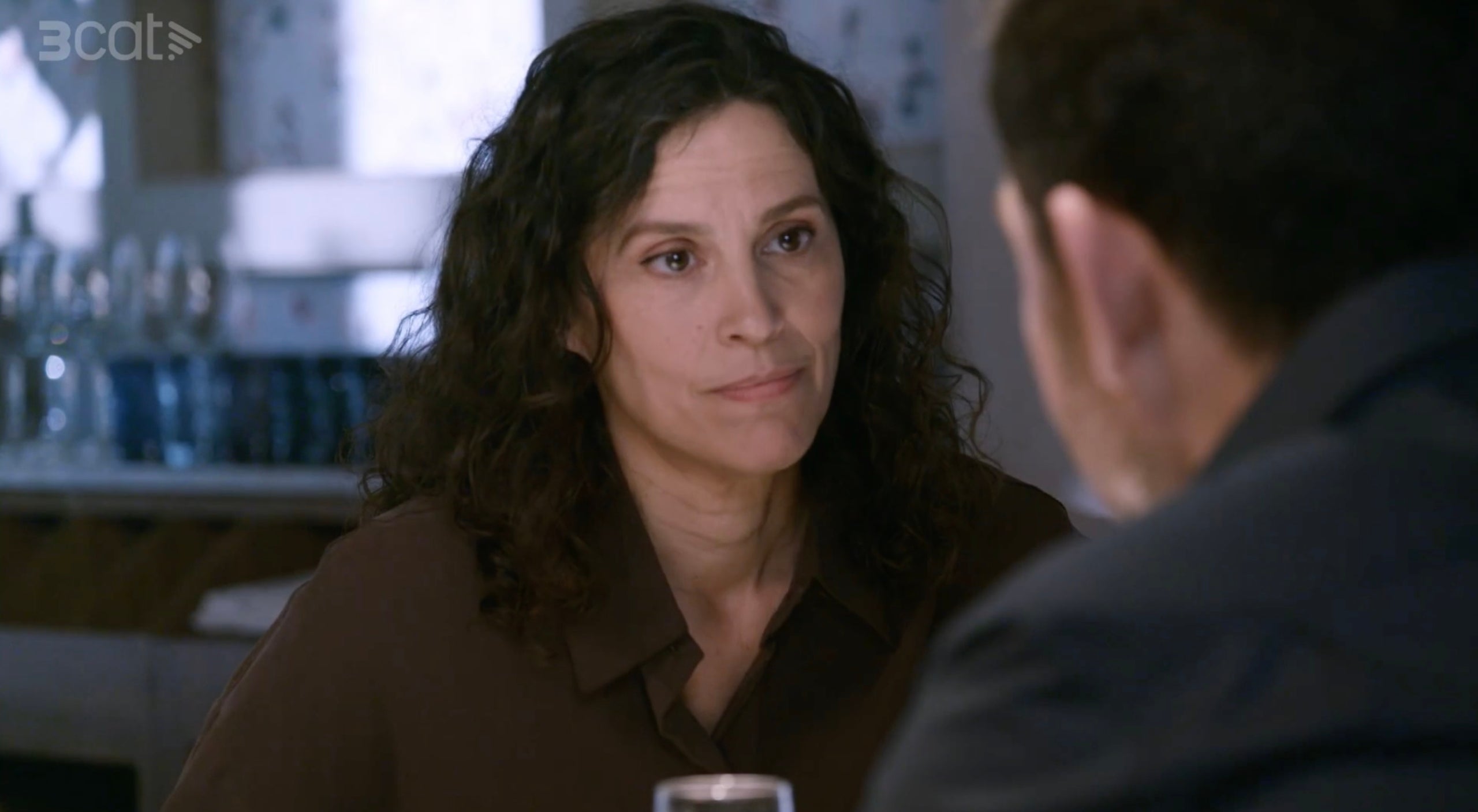 L'Ona i el Francesc durant un dinar amb el pare d'ella, amo de l'empresa on ha començat a treballar el Francesc / 3Cat