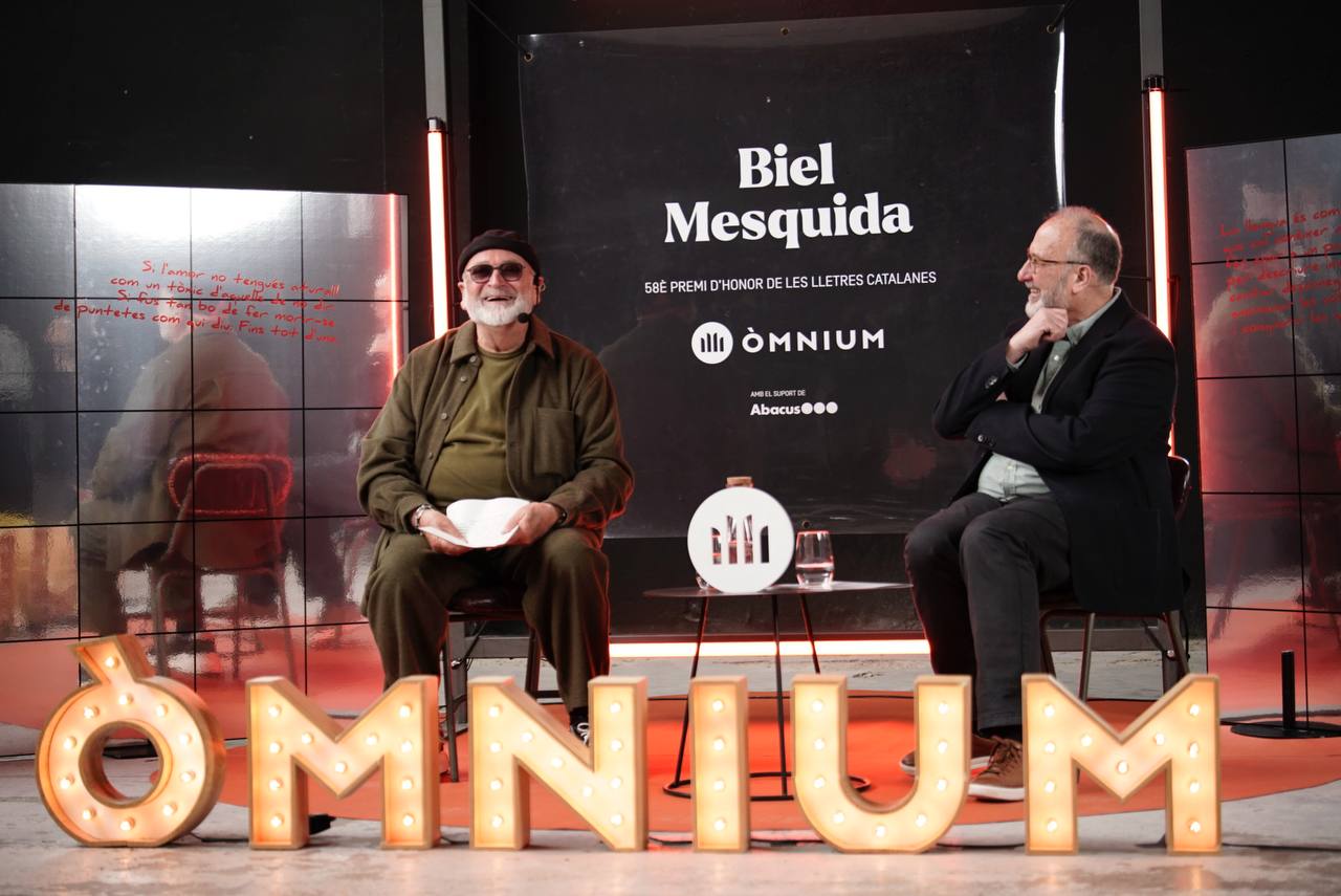 L'escriptor Biel Mesquida i el president d'Òmnium, Xavier Antich, aquest dijous / Òmnium