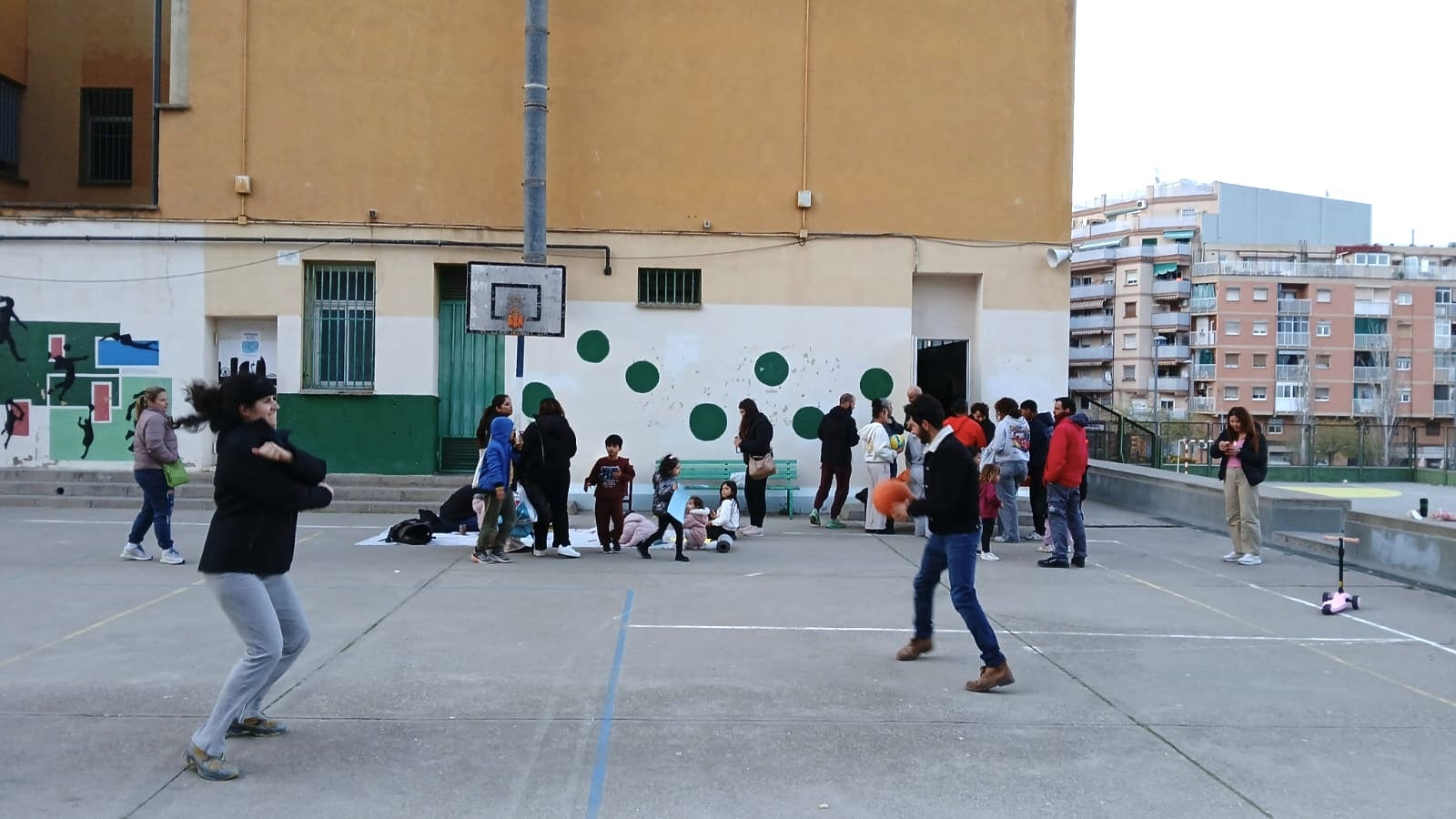 Els docents han organitzat activitats a l'Rubió i Ors abans de la vaga de divendres / Cedida a El Món