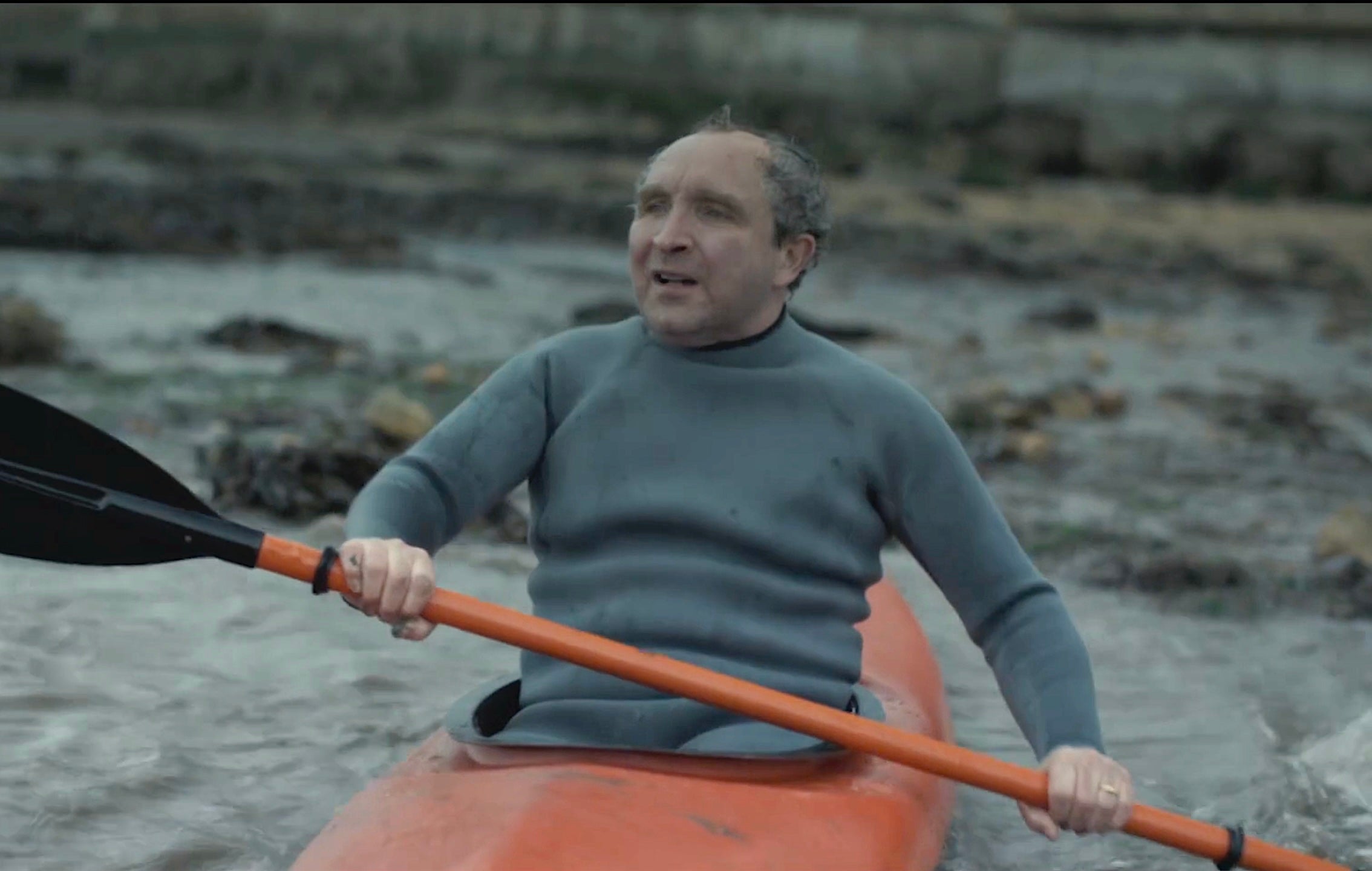 Una escena de la minisèrie 'El lladre, la seva dona i la canoa', un dels èxits de TV3 aquesta Setmana Santa / 3Cat