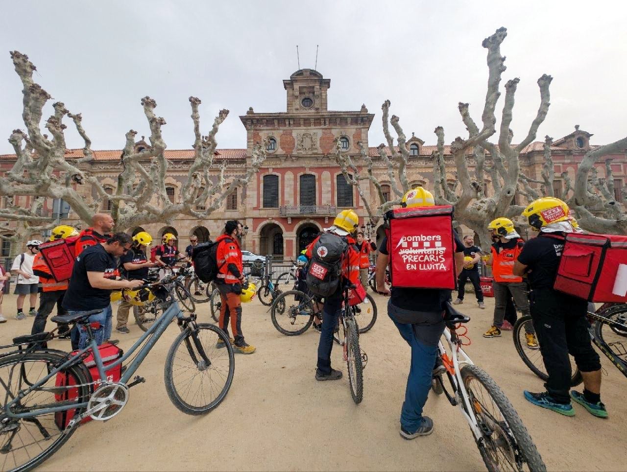 Bicicletada 'rider' dels bombers voluntaris per reclamar a Interior 'millores urgents' dels drets laborals | Cedida a l'ACN