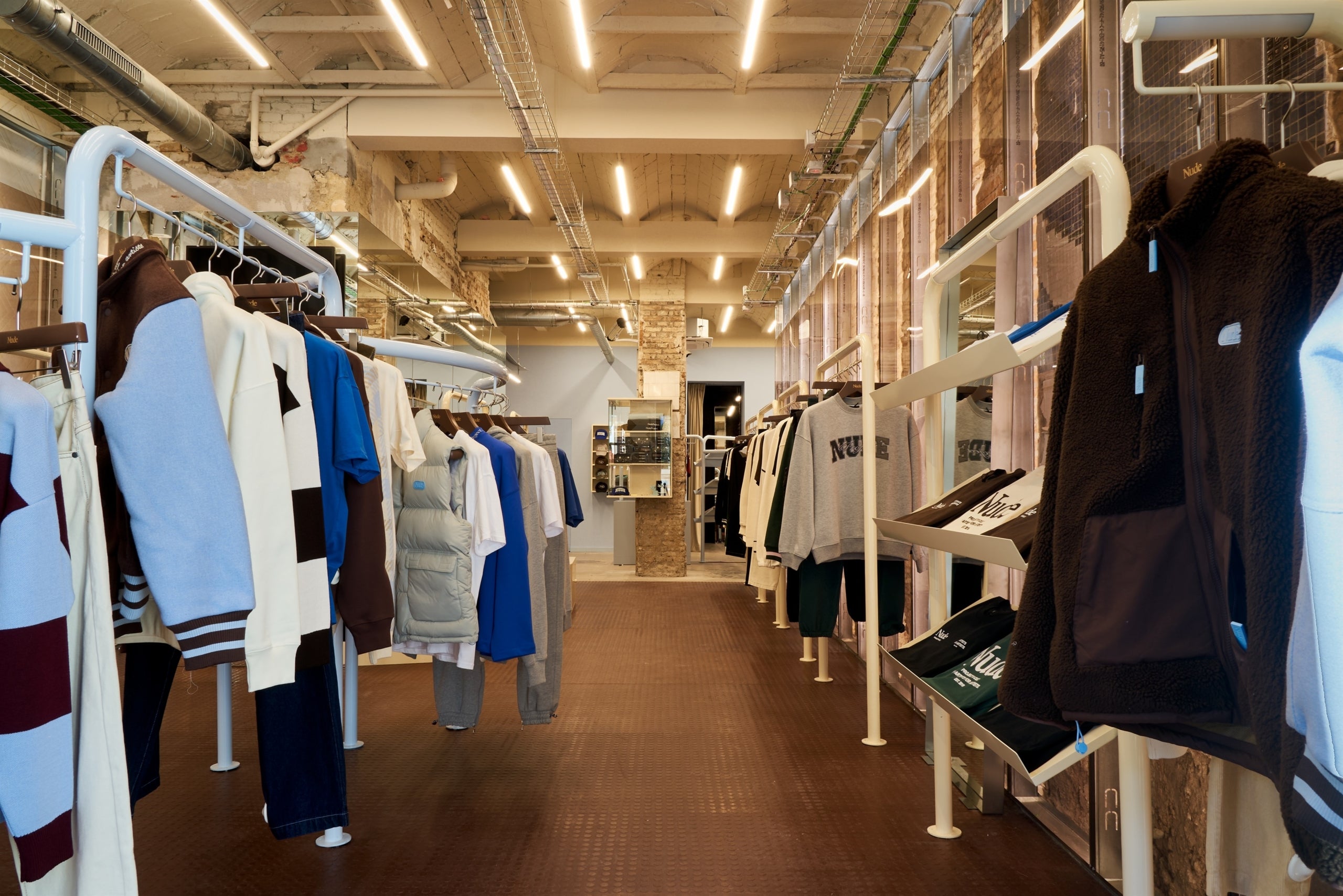 (Foto de ARCHIVO)
Tienda de Nude Project en la calle Martínez Ferrando de València

REMITIDA / HANDOUT por NUDE PROJECT
Fotografía remitida a medios de comunicación exclusivamente para ilustrar la noticia a la que hace referencia la imagen, y citando la procedencia de la imagen en la firma
10/1/2023