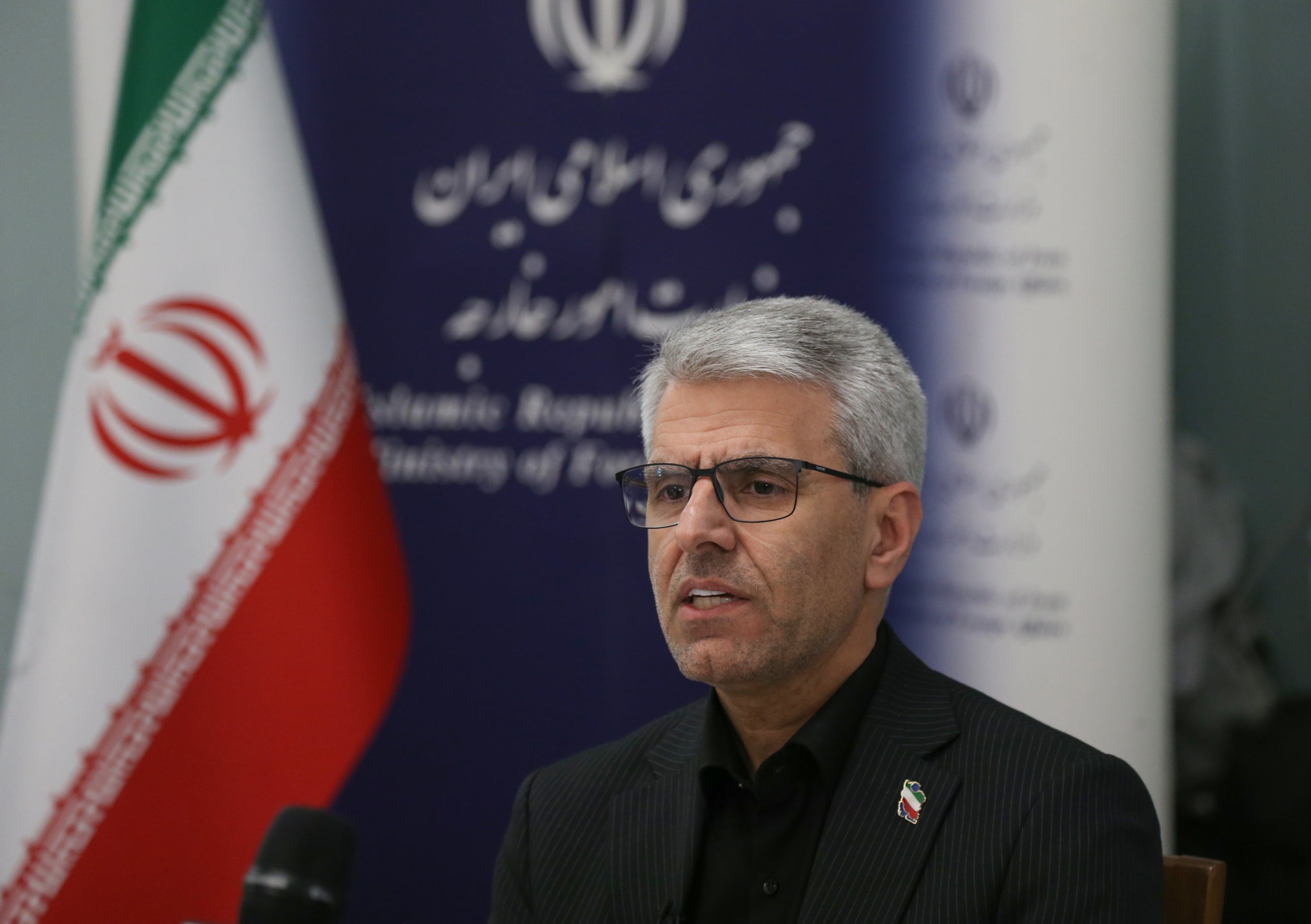 El portaveu del Ministeri d'Afers Exteriors de l'Iran, Esmaeil Baghaei, parla durant una entrevista amb Xinhua a Teheran. Europa Press / Contacto / Sha Dati
