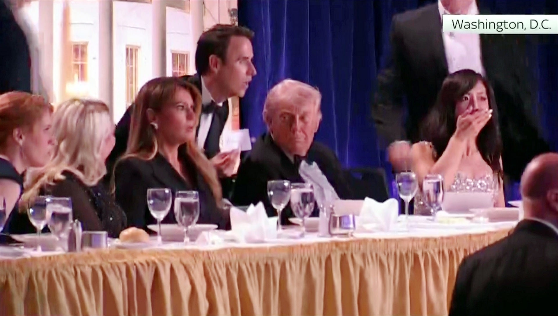 El presidente de los Estados Unidos, Donald Trump, durante el ataque contra la cena de corresponsales en el Hotel Hilton de Washington / EP