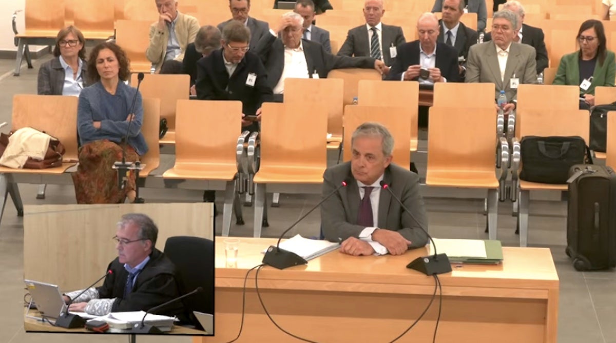 Jordi Pujol Ferrusola a l'estrad i en la part inferior esquerra de la imatge el fiscal Bermejo