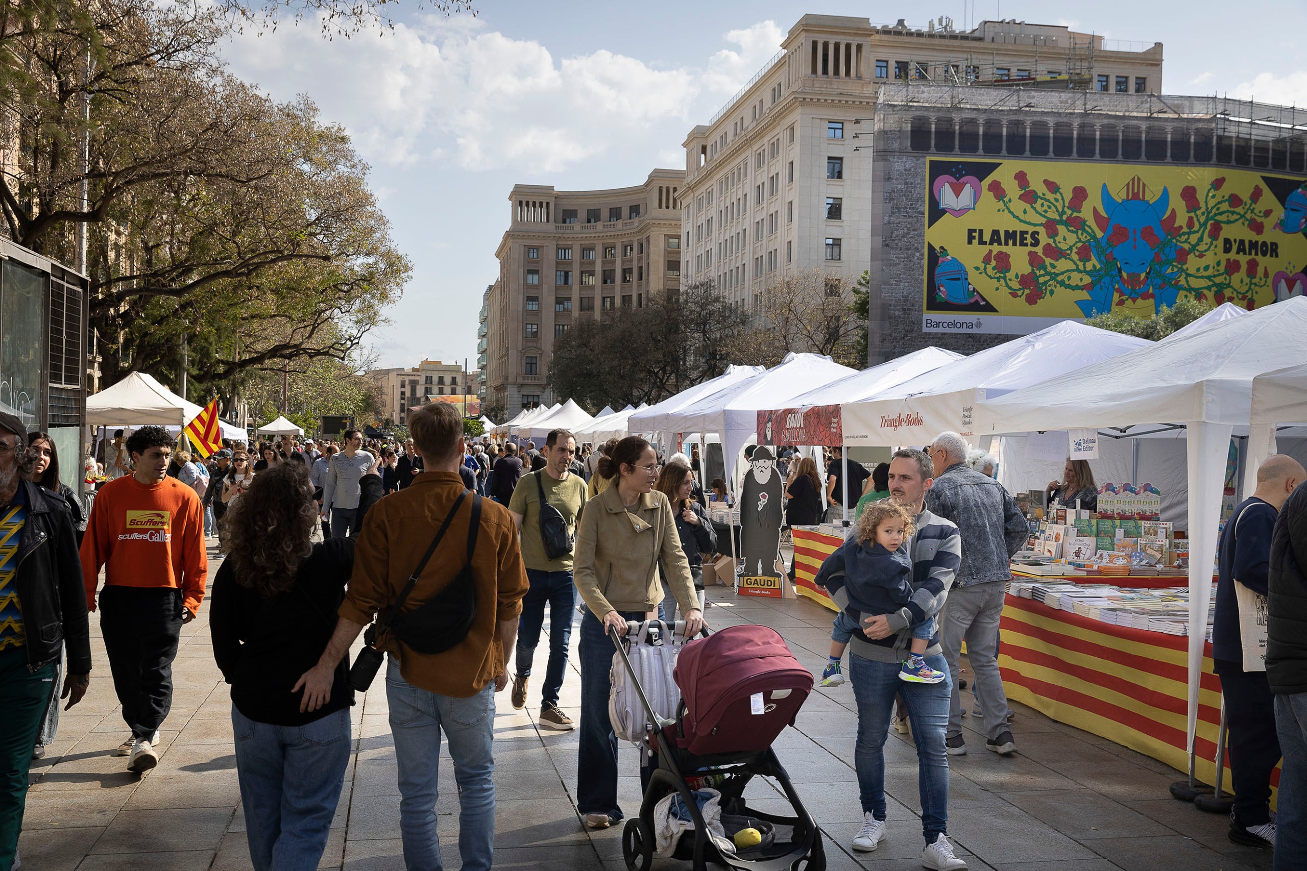 Diada de Sant Jordi al centre de Barcelona.
23.04.2026, Barcelona

foto: Jordi Play