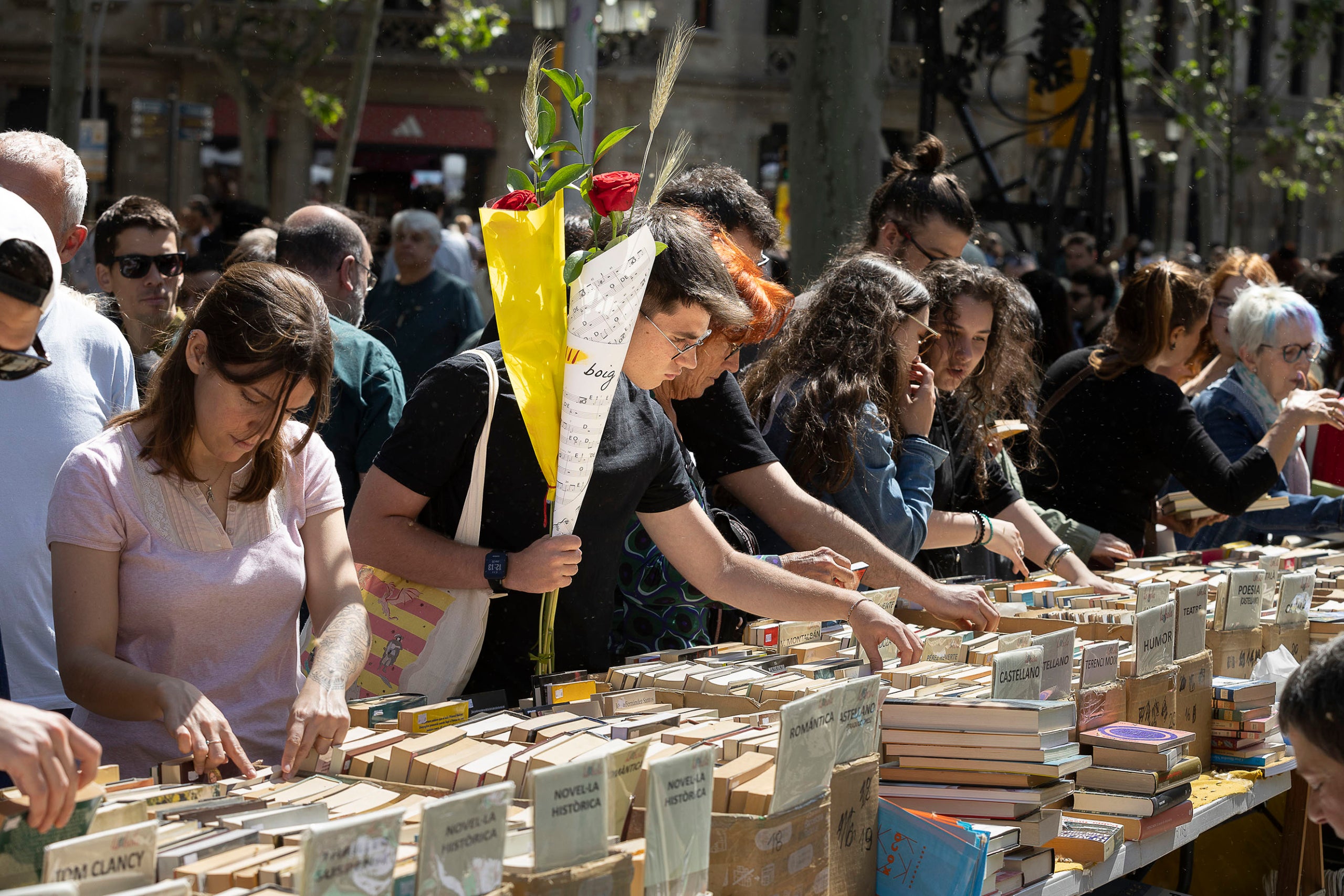 Diada de Sant Jordi al centre de Barcelona.
23.04.2026, Barcelona

foto: Jordi Play