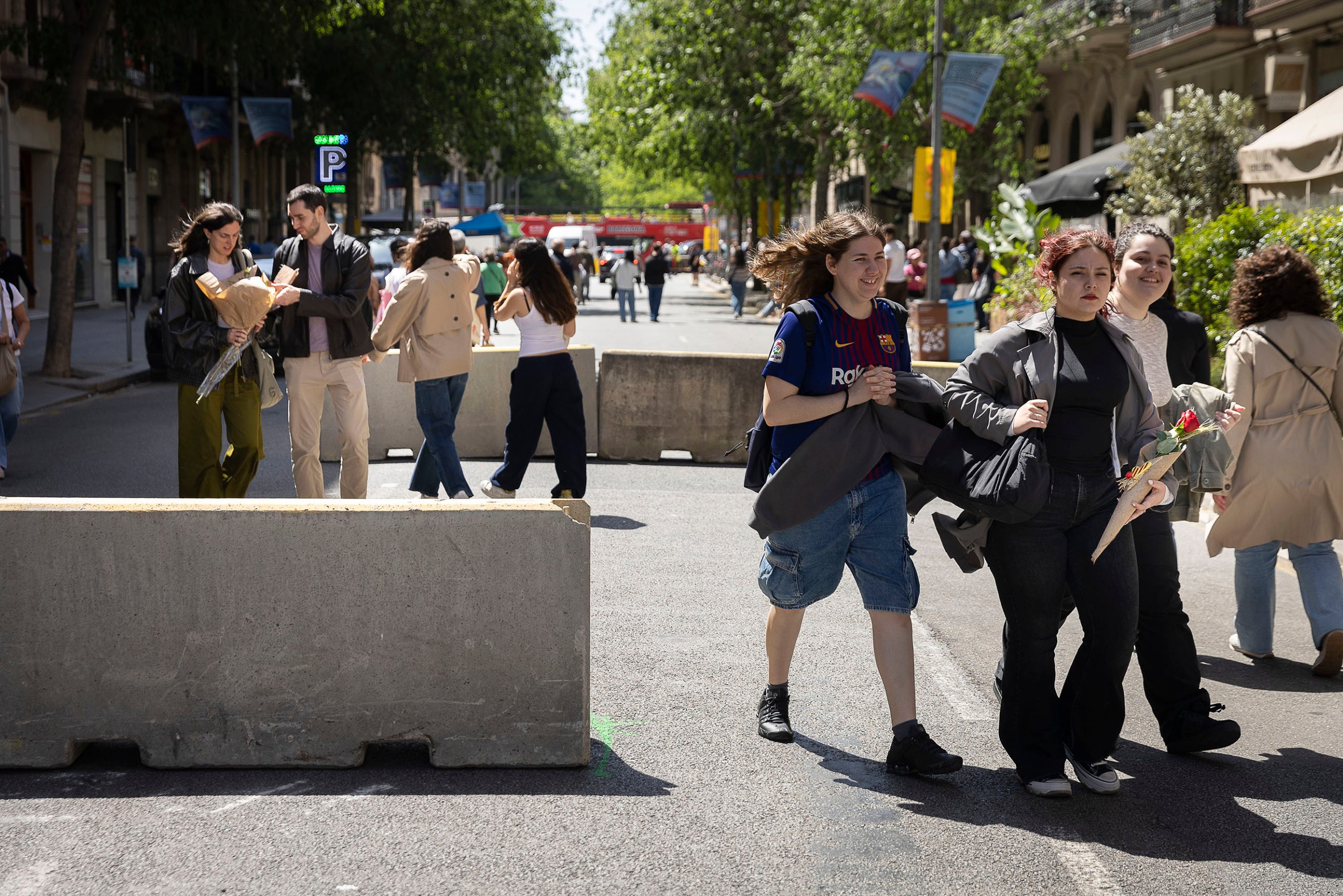 Diada de Sant Jordi al centre de Barcelona.
Superilla literria Rossell/Balmes.
23.04.2026, Barcelona

foto: Jordi Play
