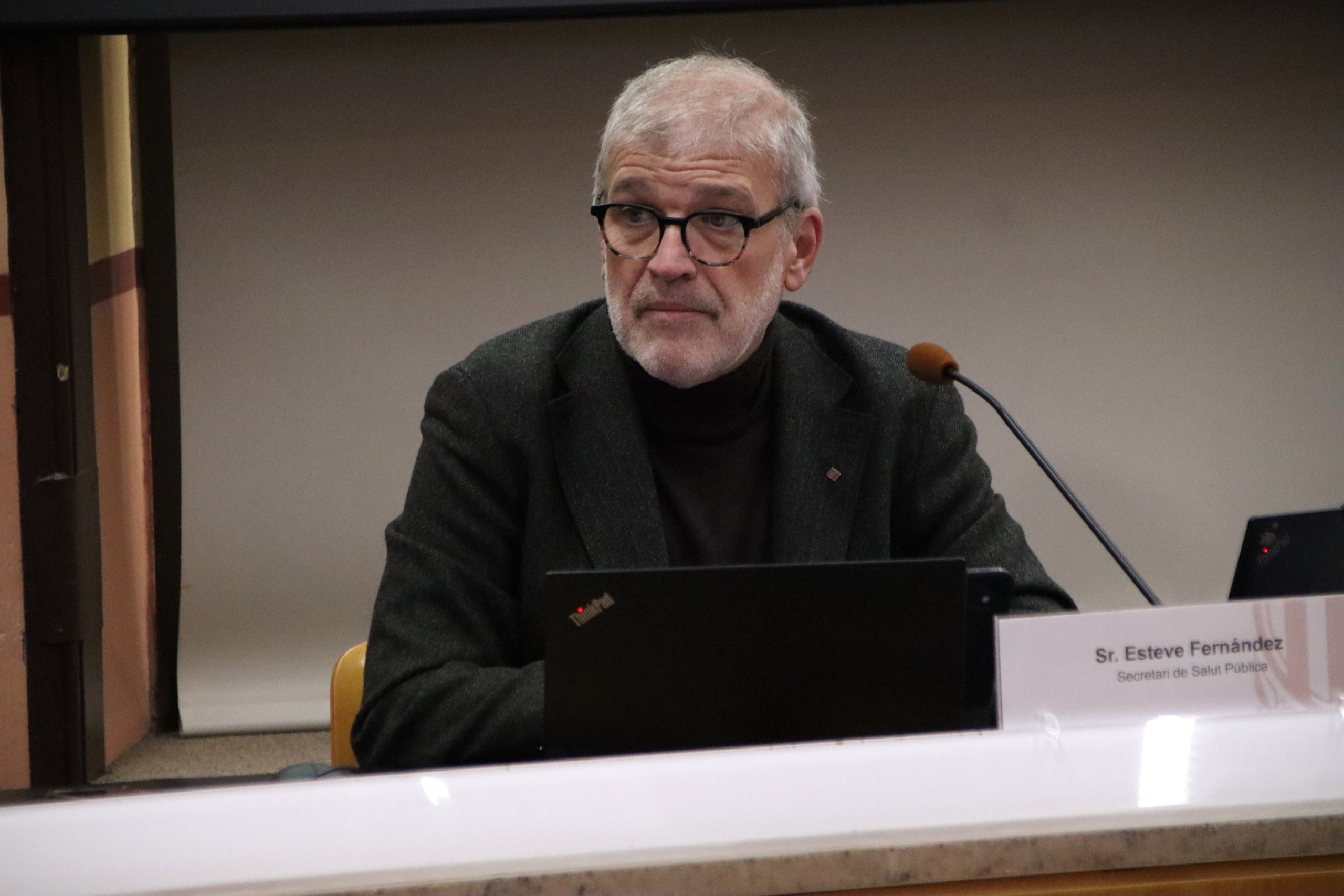 El secretari de Salut Pública, Esteve Fernández, en una roda de premsa en una imatge d'arxiu / Blanca Blay (ACN)