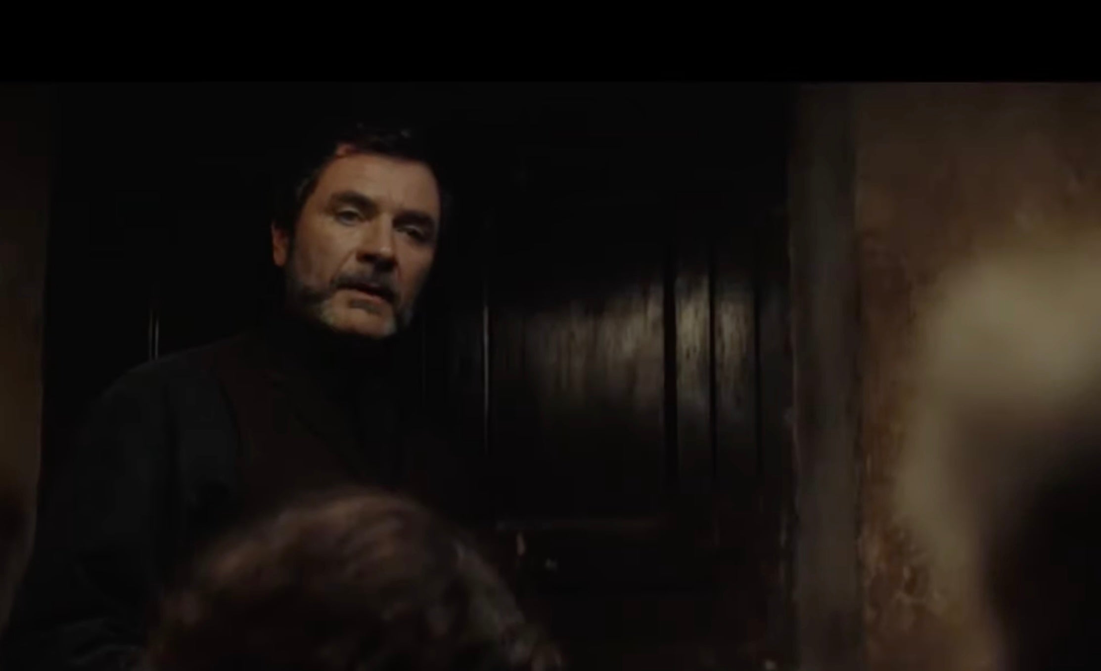 Àlex Brendemühl, en un moment de 'L'escanyapobres', d'Ibai Abad