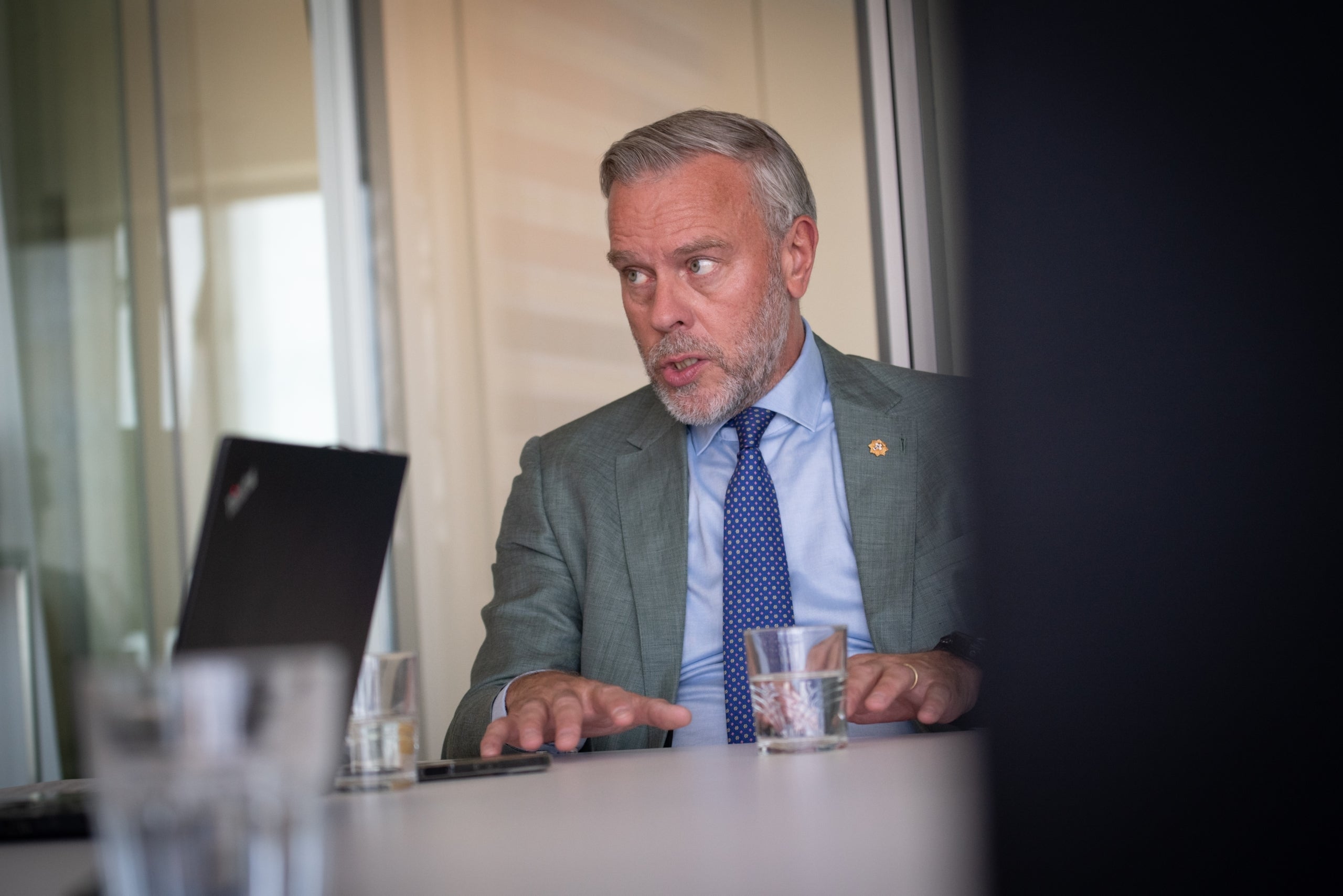  El expresidente del Comité Militar de la OTAN, el almirante Rob Bauer, durante una entrevista para Europa Press. Fernando Sánchez / Europa Press