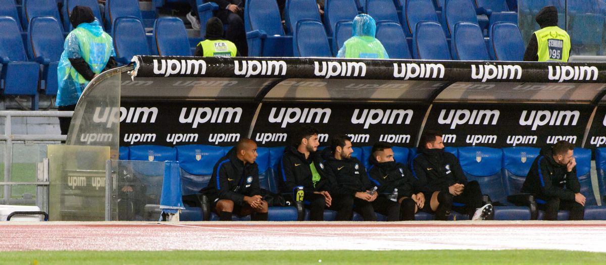 Imatge d'una banqueta en un partit de futbol | Foto de 123RF/siempreverde22