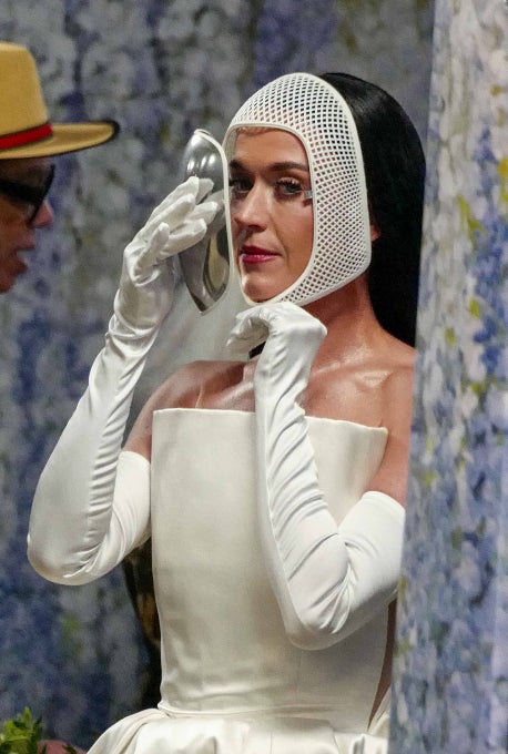 La màscara de Katy Perry ha fet parlar molt - Europa Press