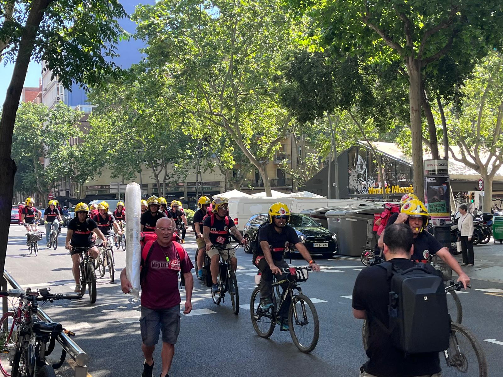 Una imagen de la bicicletada de los bomberos voluntarios de este jueves/BP
