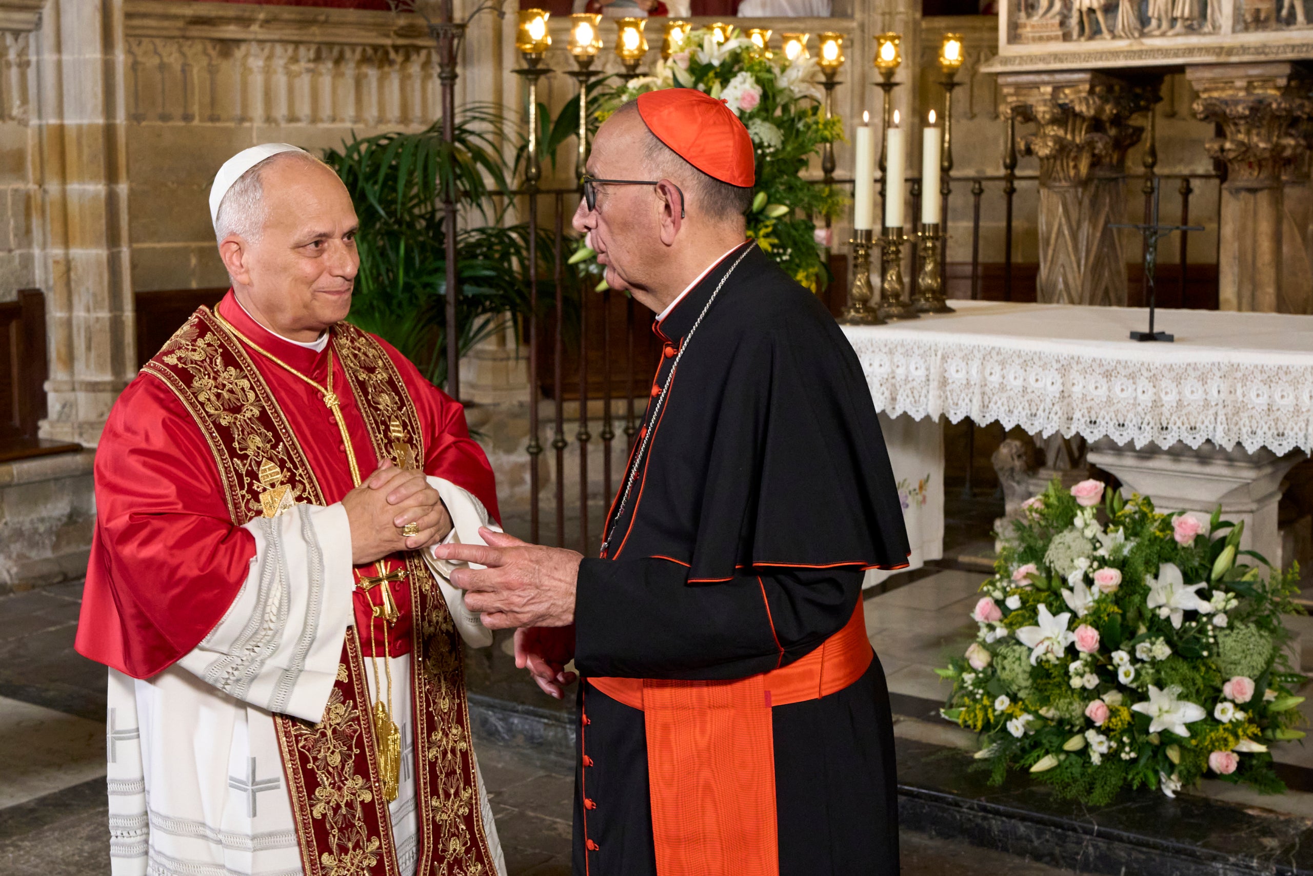 El Papa Lleó XIV amb l'arquebisbe Omella a la catedral de Barcelona / ACN