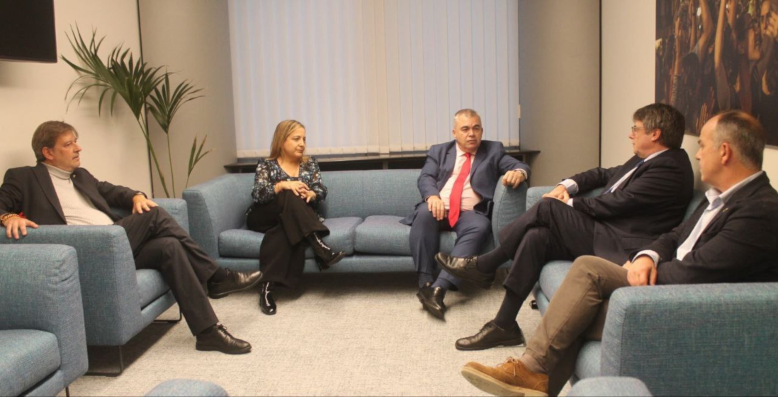 Una imatge de Santos Cerdán amb Puigdemont/Junts