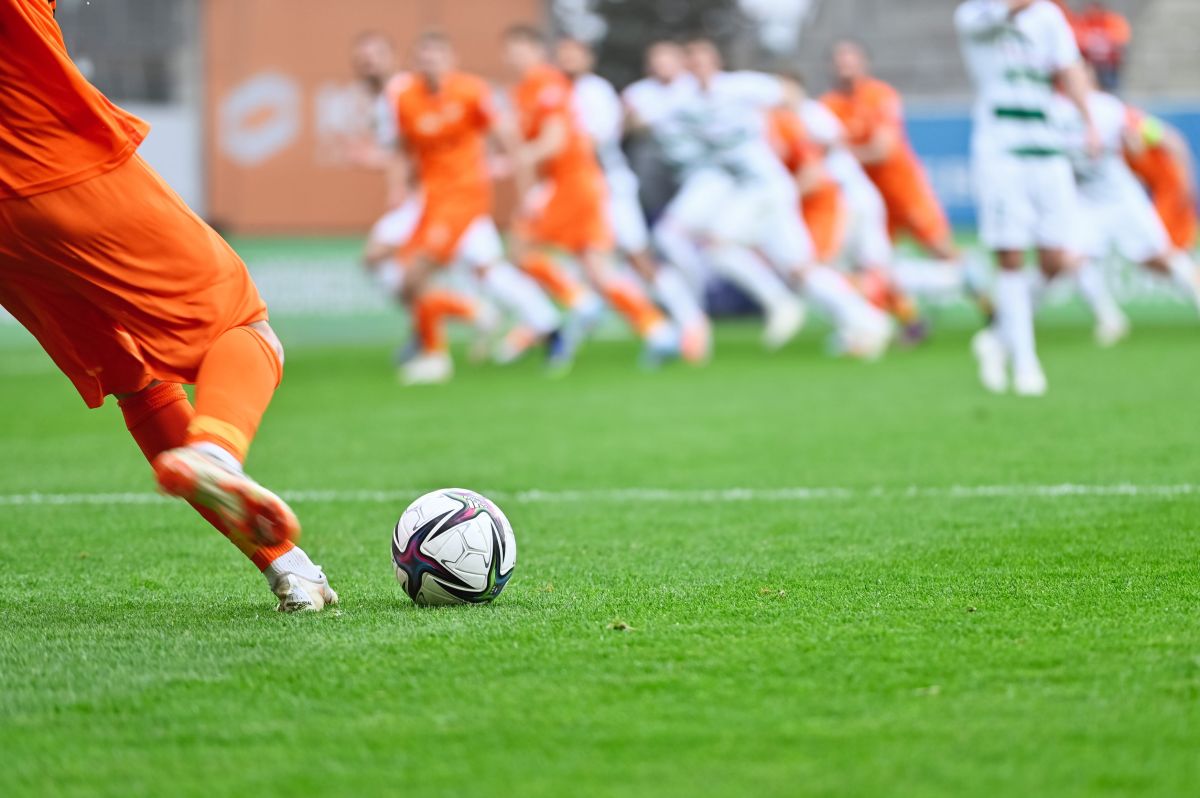 Partit de futbol | Foto de 123RF/dziurek / Servimedia