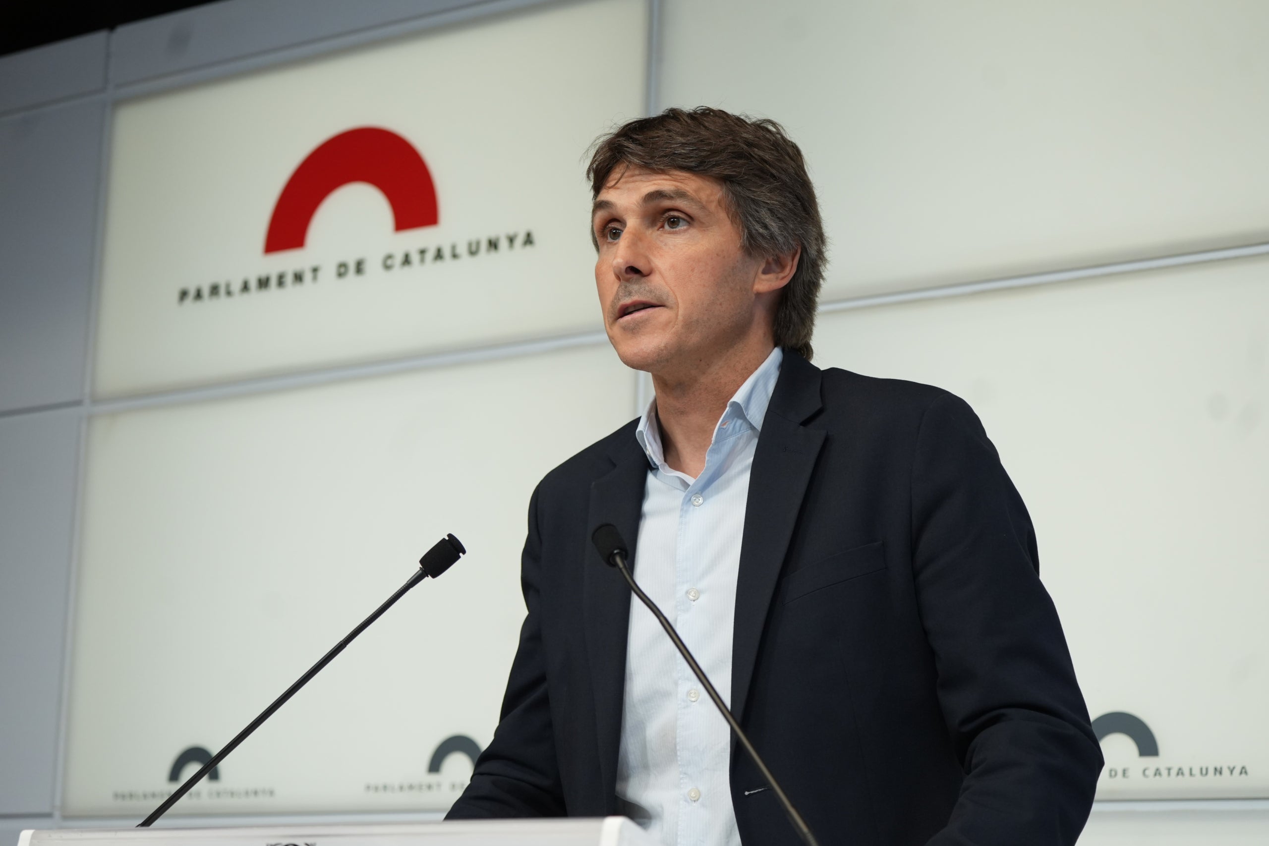 El portaveu de Junts al Parlament, Salvador Vergés, durant la roda de premsa d'aquest dijous. | Enric Sitjà Rusiñol / John McAulay (ACN)