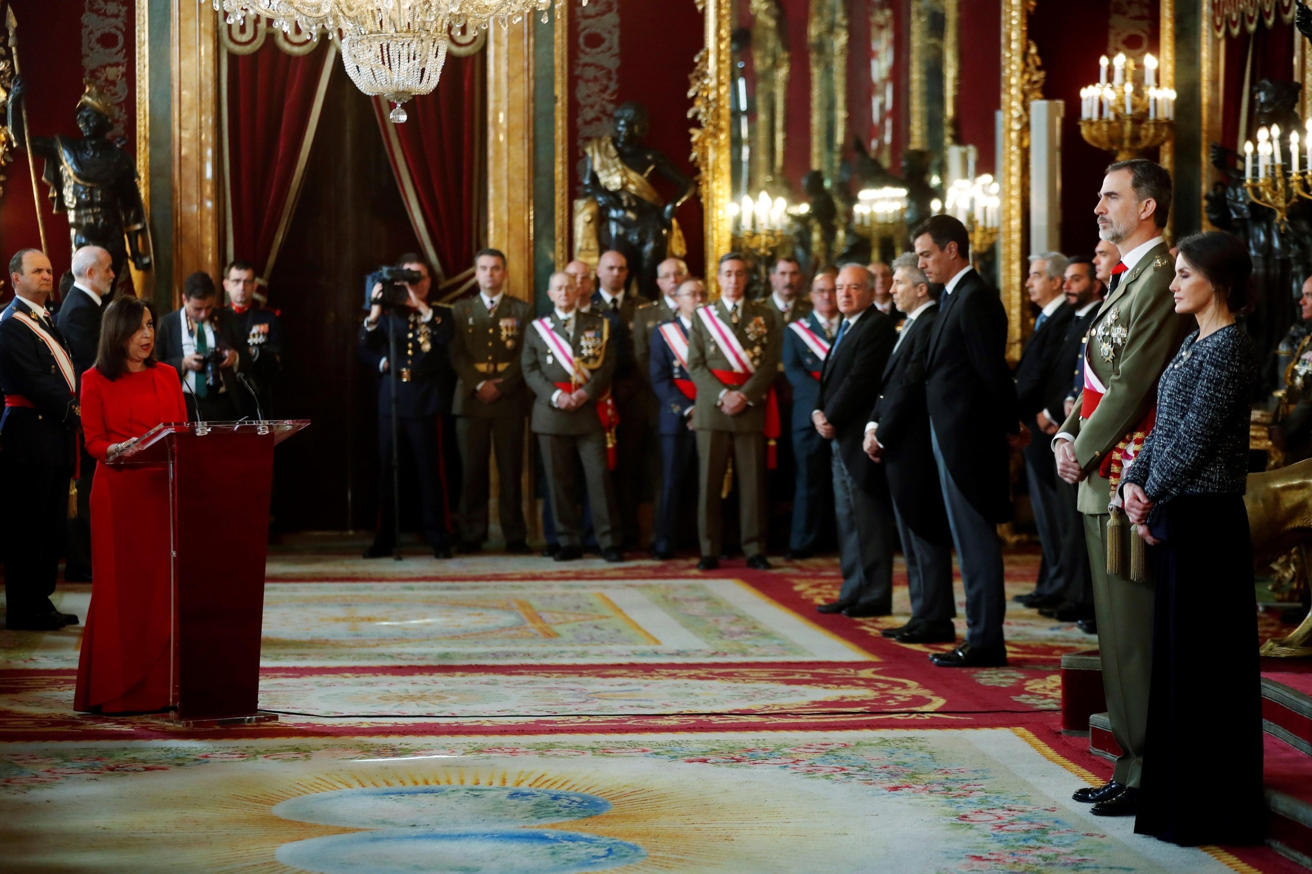 Els Reis presideixen la tradicional celebració de la Pasqua Militar, amb la presència del president del govern espanyol, Pedro Sánchez, i els ministres de Defensa, Margarita Robles, i Interior, Fernando Grande-Marlaska / Europa Press