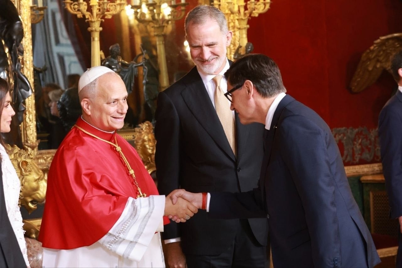 El presidente Salvador Illa saluda al Papa / Europa Press