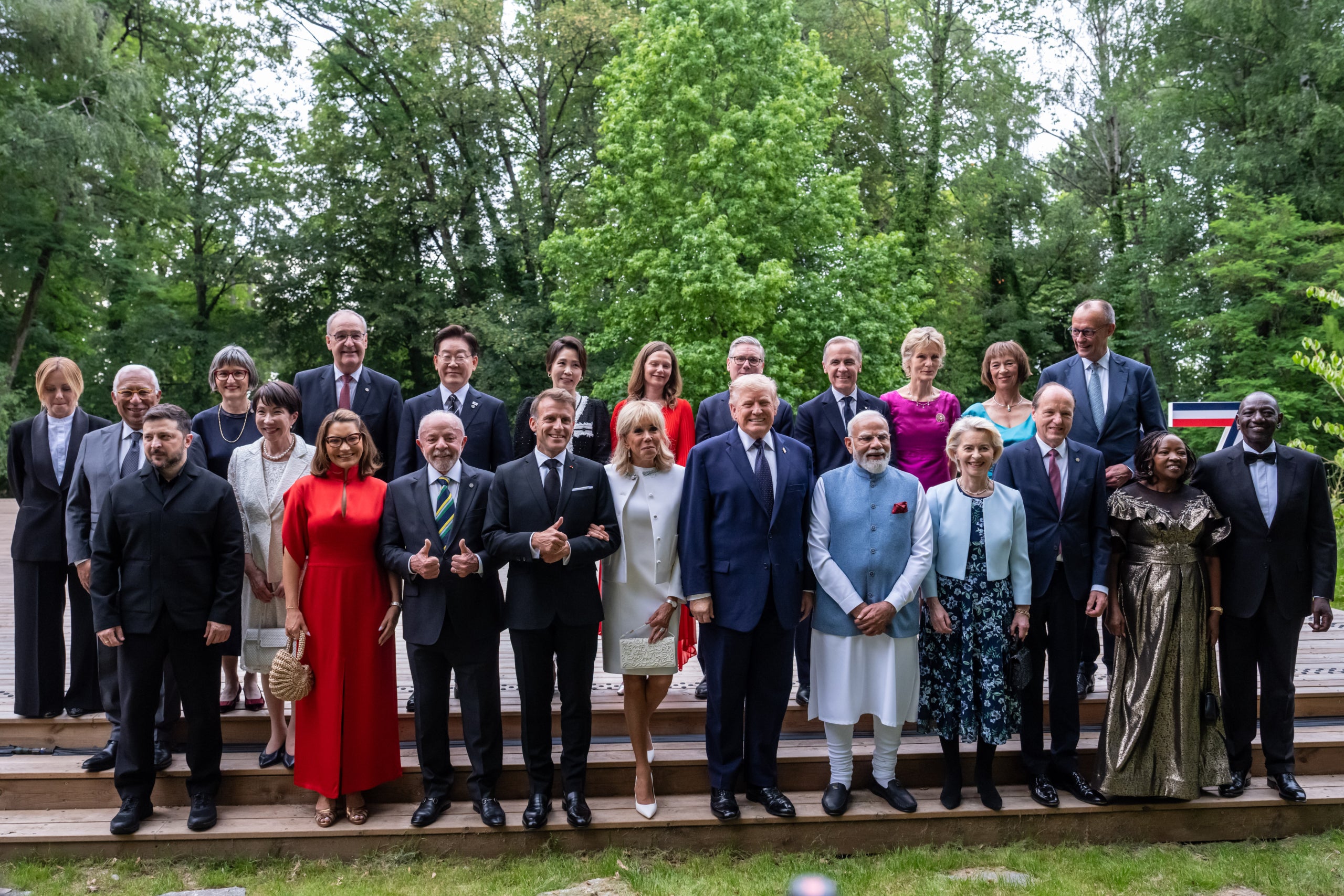 Els caps d'estat i de govern del G7, juntament amb els països d'acollida i els seus respectius socis. Michael Kappeler / dpa-Pool / dpa 