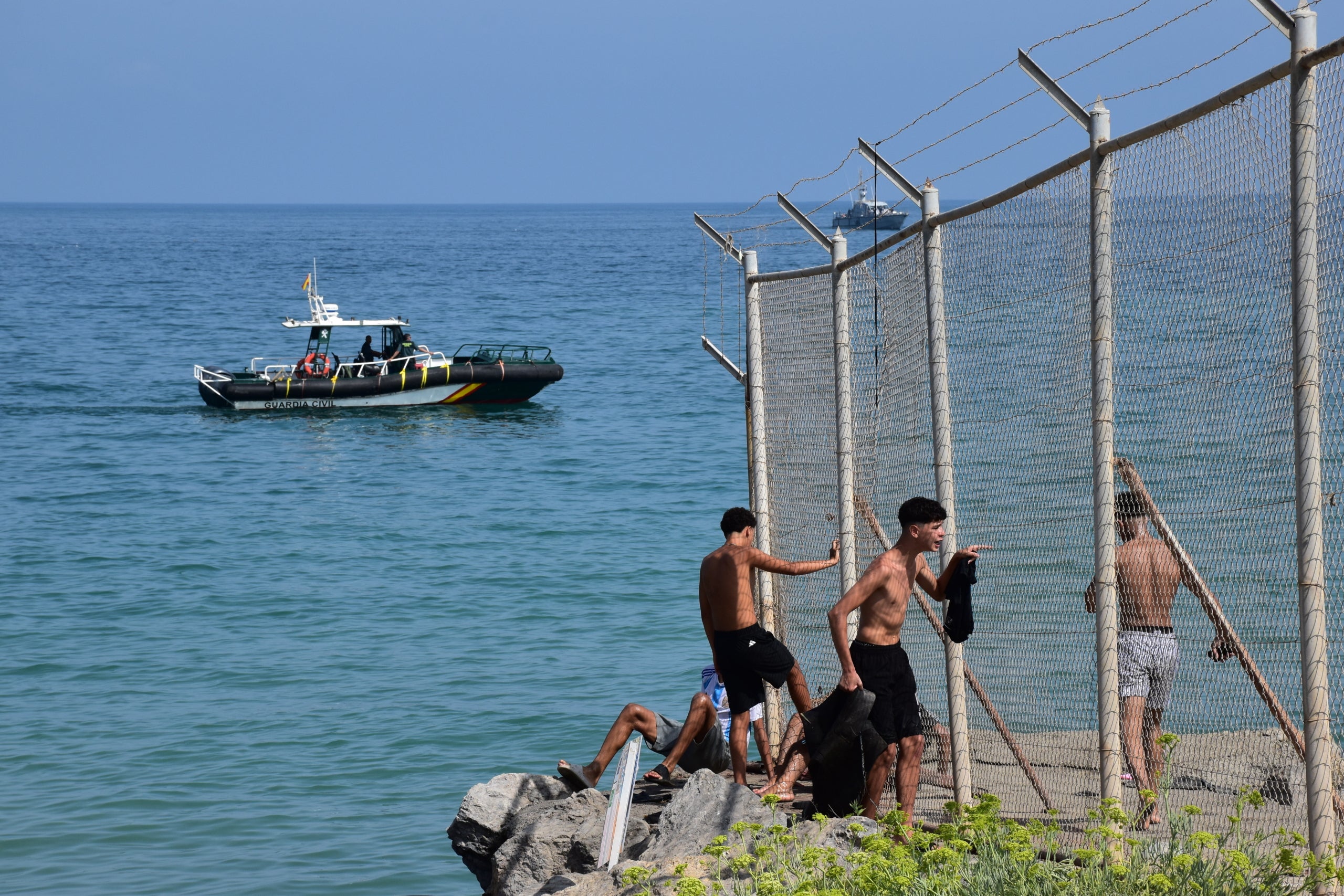 Migrants passen la frontera a Ceuta / EP