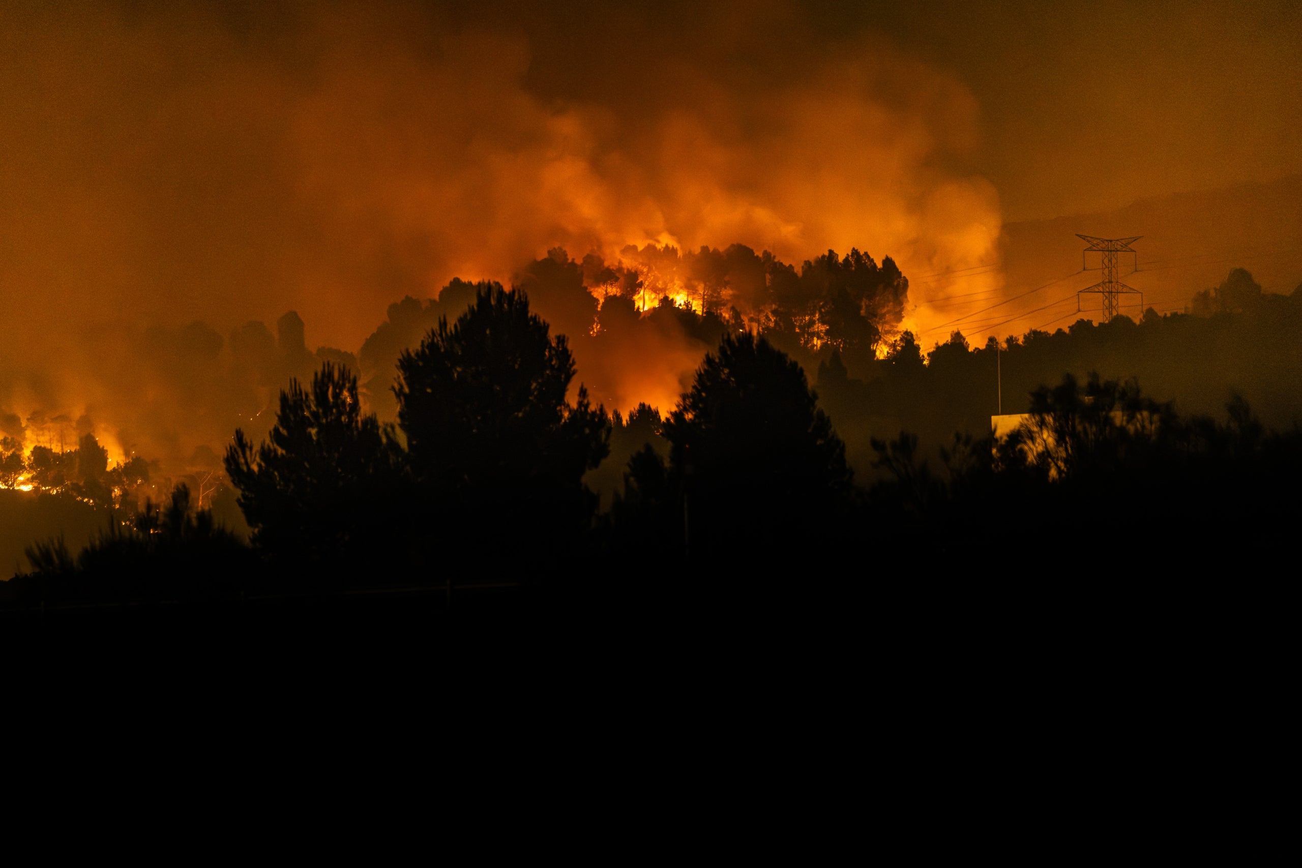 Imatge de l'incendi de l'Anoia des d'Igualada | Jordi Borràs (ACN)
