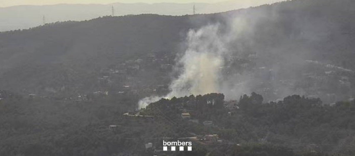 Incendi a Canyelles / Bombers de la Generalitat