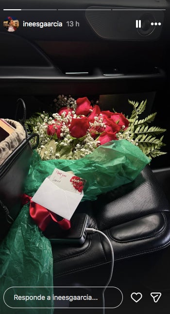Inés García publica una foto del ram de roses que li ha enviat Lamine Yamal - Instagram