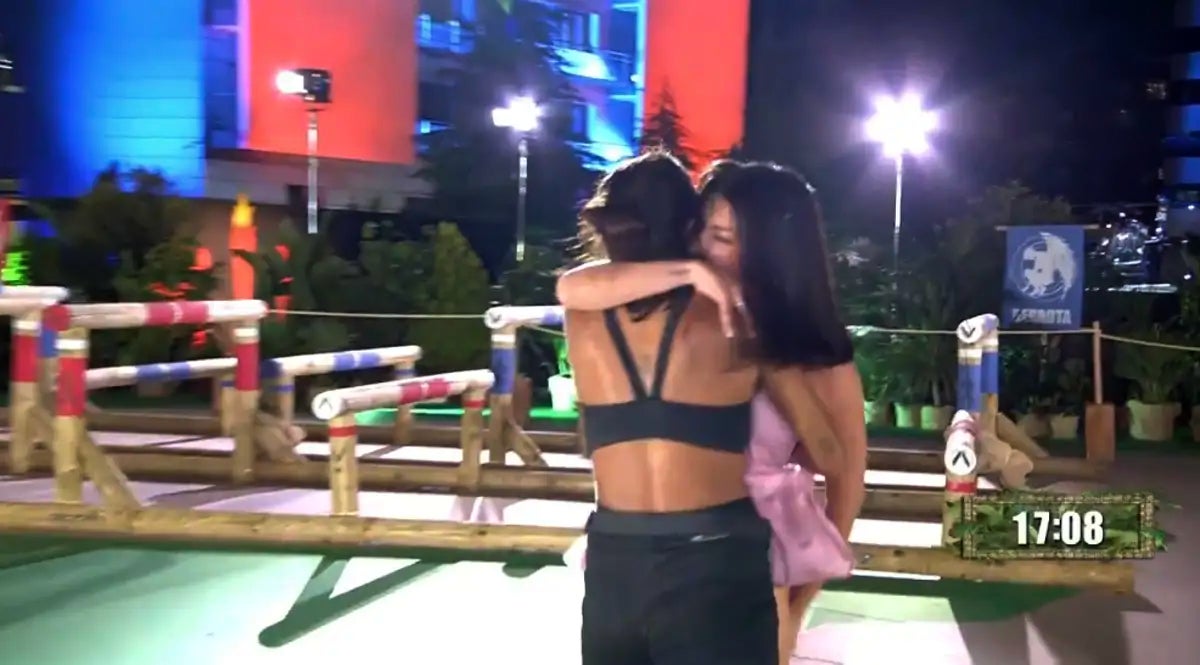 L'abraçada de la parella ha enamorat els fans - Telecinco