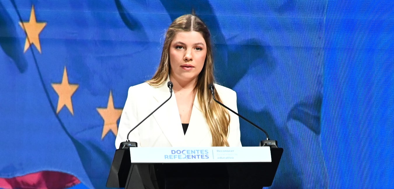 El públic opina del primer discurs en públic de Sofia de Borbó - Europa Press
