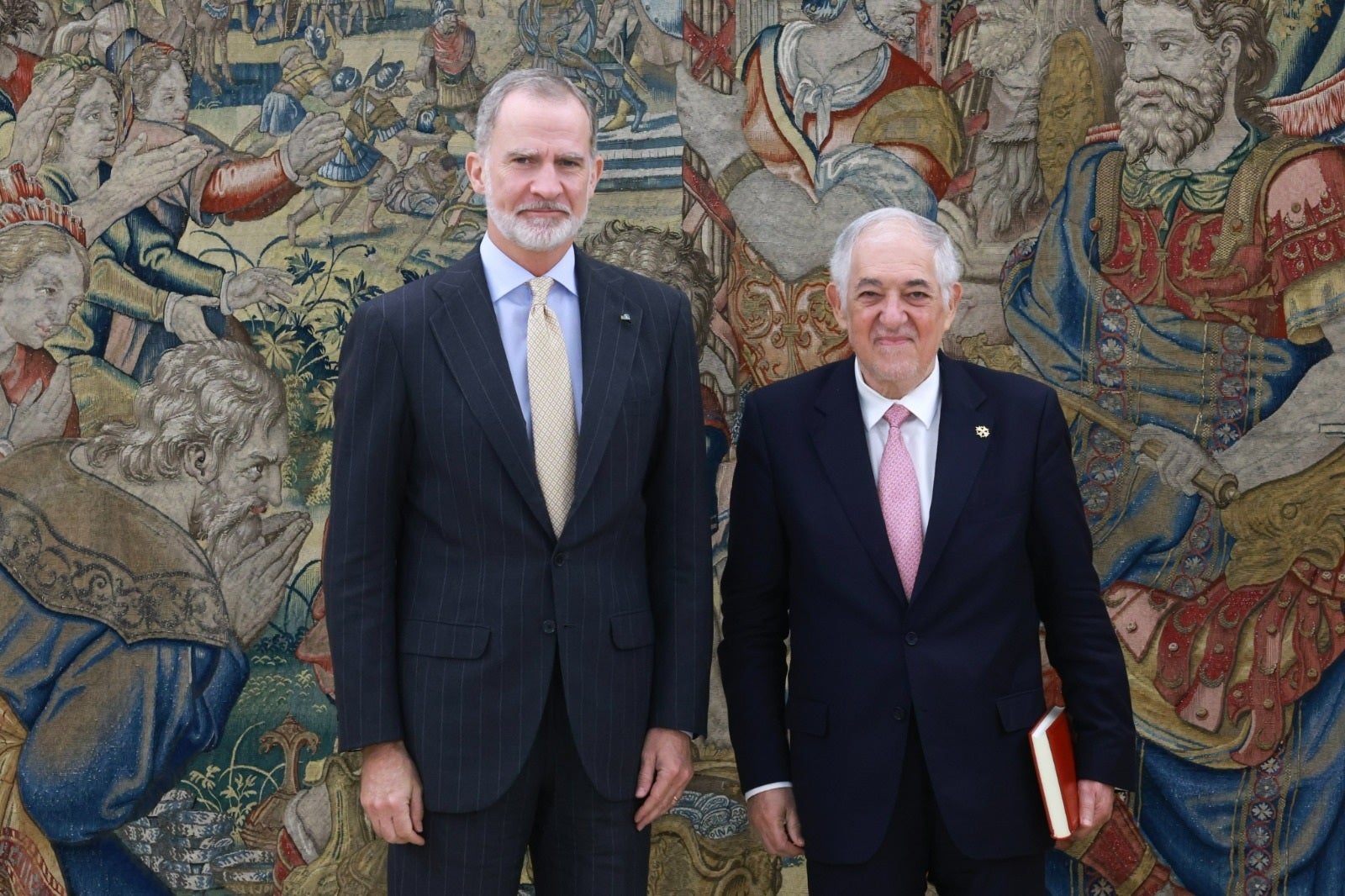 Conde-Pumpido y Felipe de Borbón en el encuentro donde valoraron la sentencia del TJUE/TC