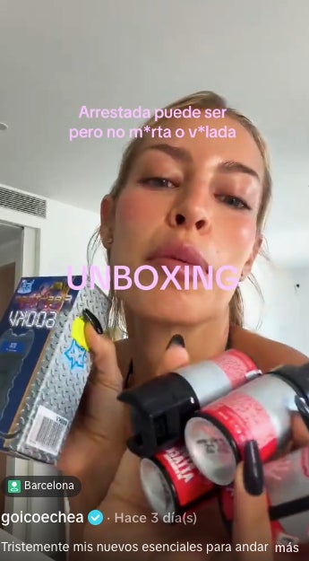 Jessica Goicoechea ensenya que s'ha comprat una tàser i spray de pebre - TikTok