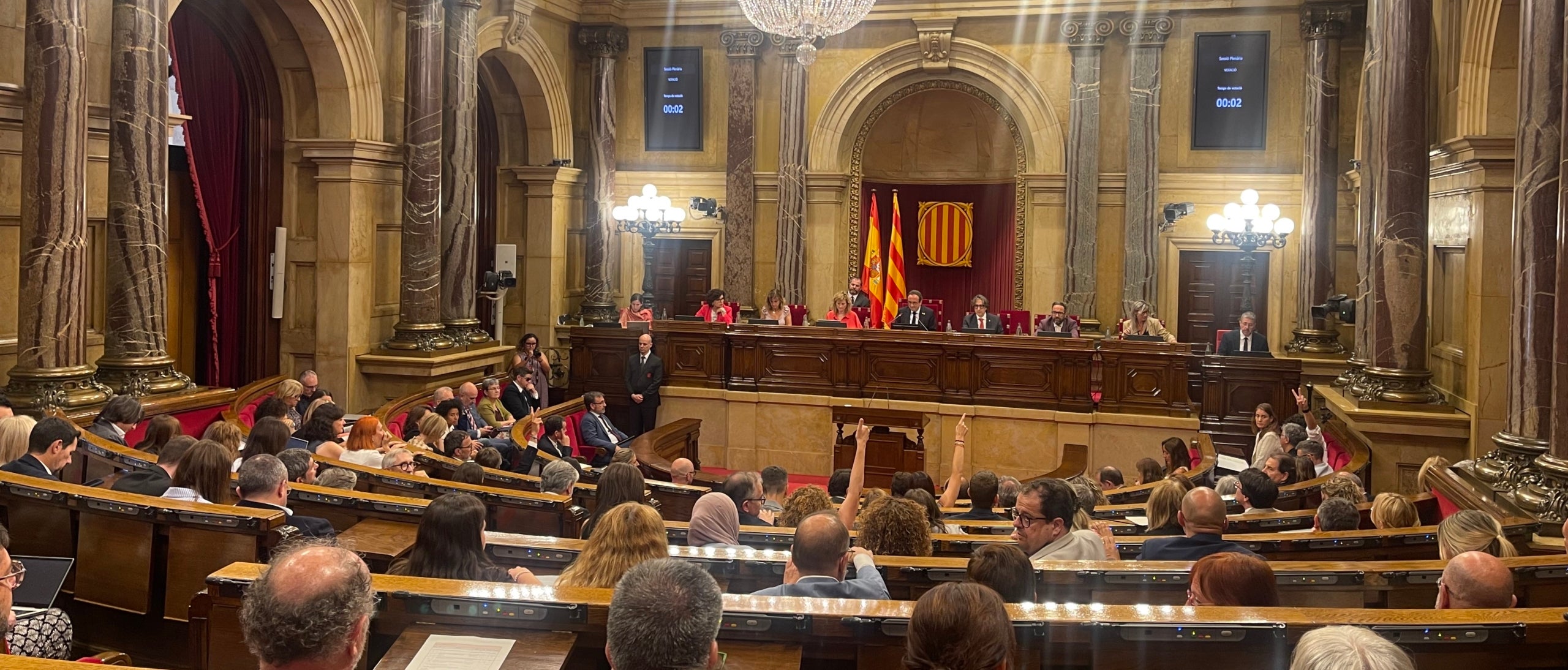 Un momento de la votación del dictamen de la comisión de la DGAIA/QS