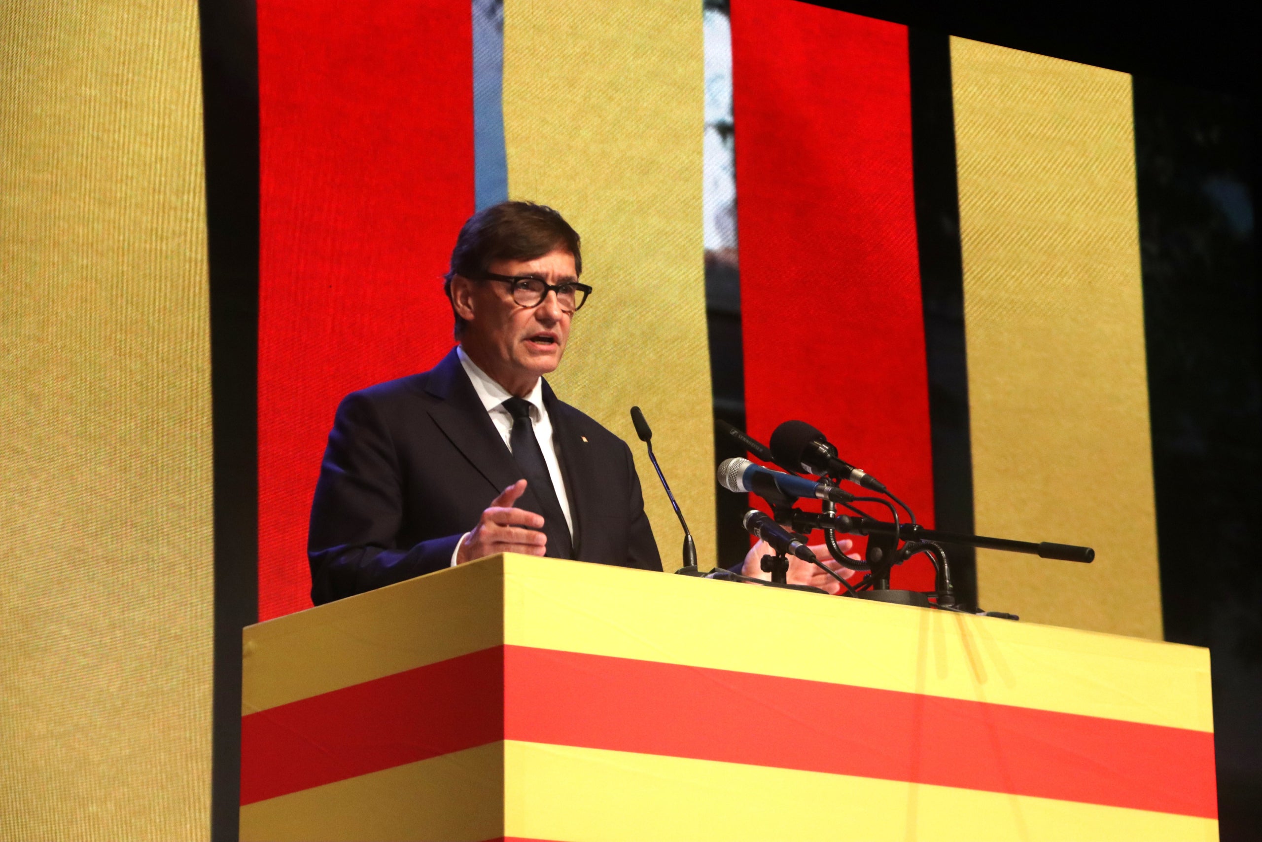 El president de la Generalitat, Salvador Illa, durant la seva intervenci&oacute; a l'acte per commemorar els 50 anys de la Diada de Sant Boi de 1976. | John McAulay (ACN)