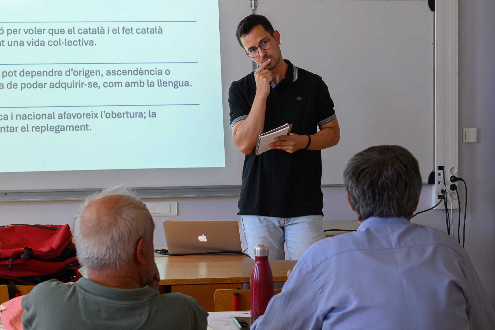 Dani Cetrà, en un moment de parar l'orella a un dels oients de la seva màster class/Josep Maria Montaner/UCE