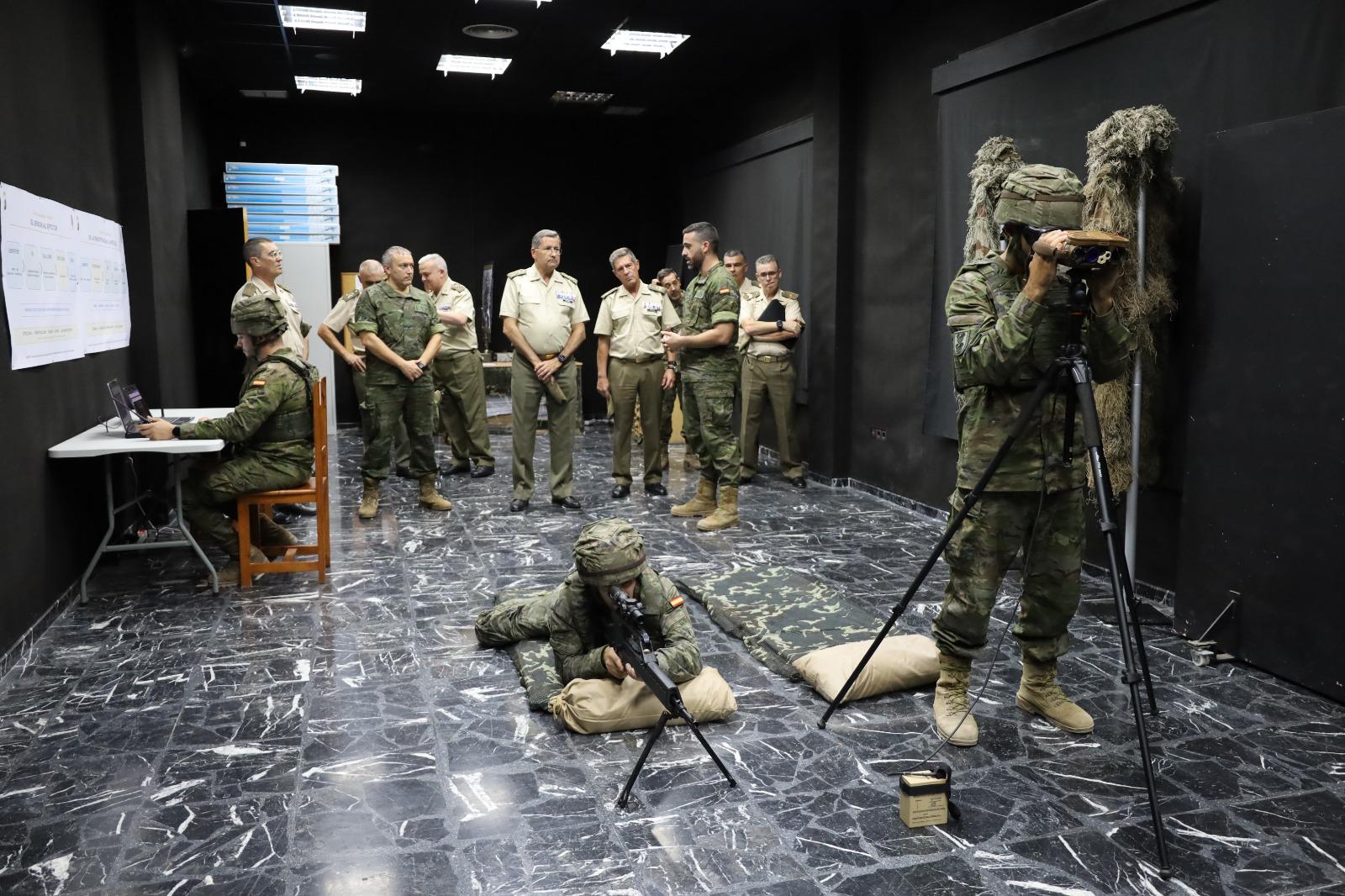 El JEME, general Amador Enseñat amb unitats operatives de l'Exèrcit a Melilla/JEME