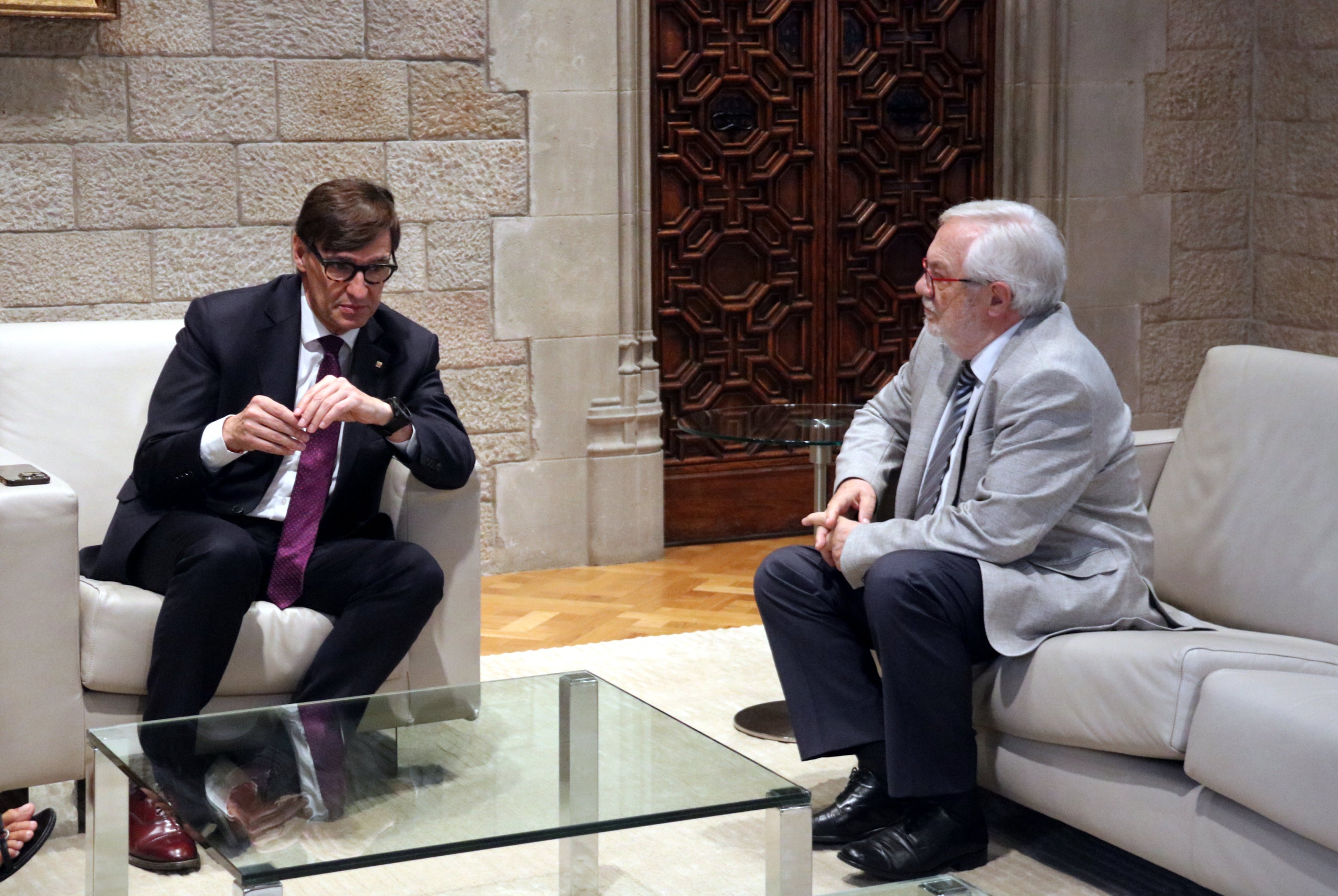 El president de la Generalitat, reunit amb el president del Consell d’Educació de Catalunya, Joan Manuel del Pozo | Pol Solà / Albert Hernàndez