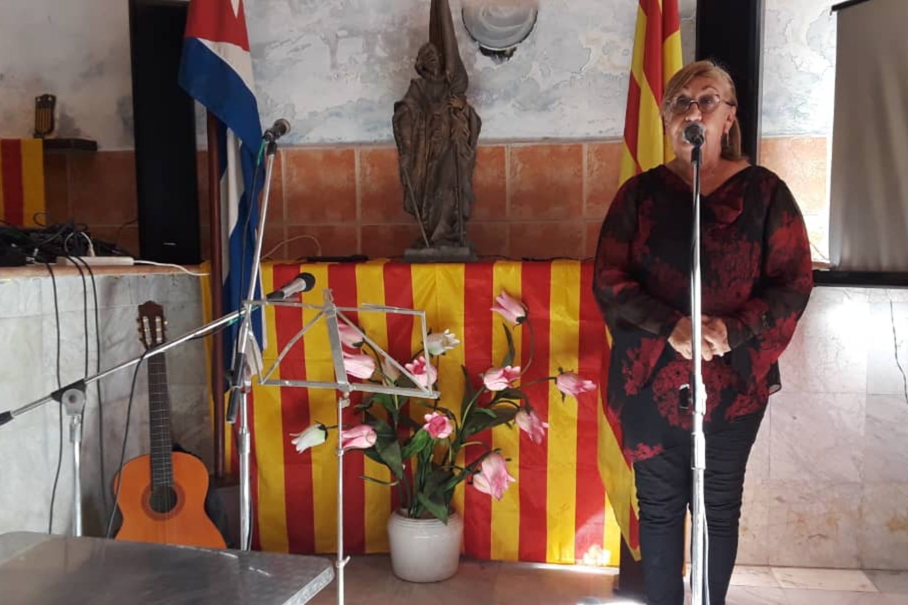 La presidenta del Casal Català de l'Havana, Idania Rodríguez, durant la Diada de l'11 de Setembre / Cedida
