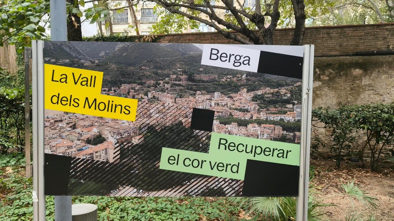 Panell amb informació sobre la ciutat de Berga /