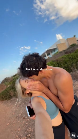 Petons i abraçades en un vídeo molt tendre - Instagram