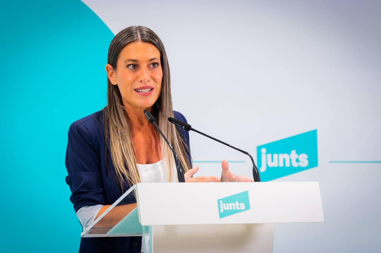 La líder de Junts en Madrid, Míriam Nogueras, durante la rueda de prensa