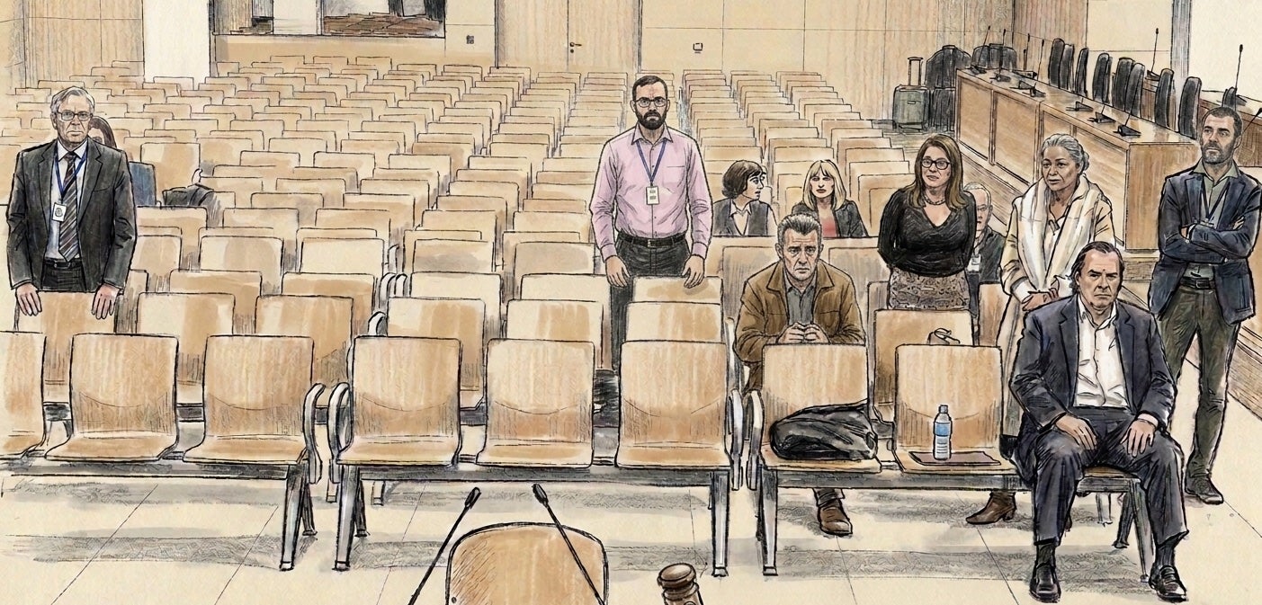 Banqueta dels acusats del cas Efial amb els que se'ls ha retirat l'acusació de peu dret/QSGeminiElliston