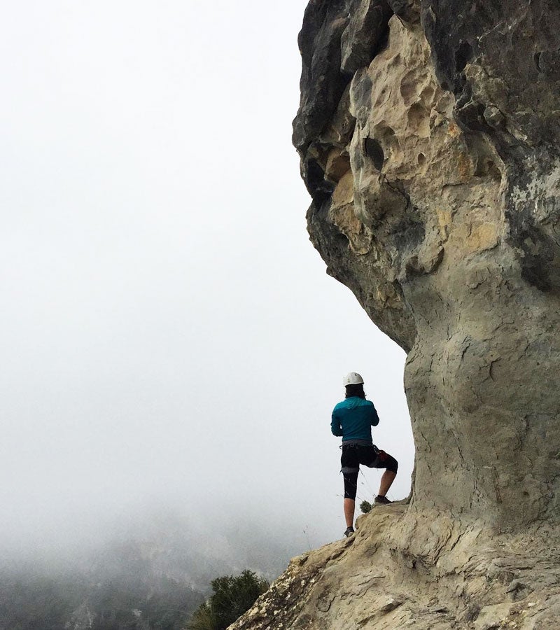 Excursionista a la Via Ferrata Baumes Corcades