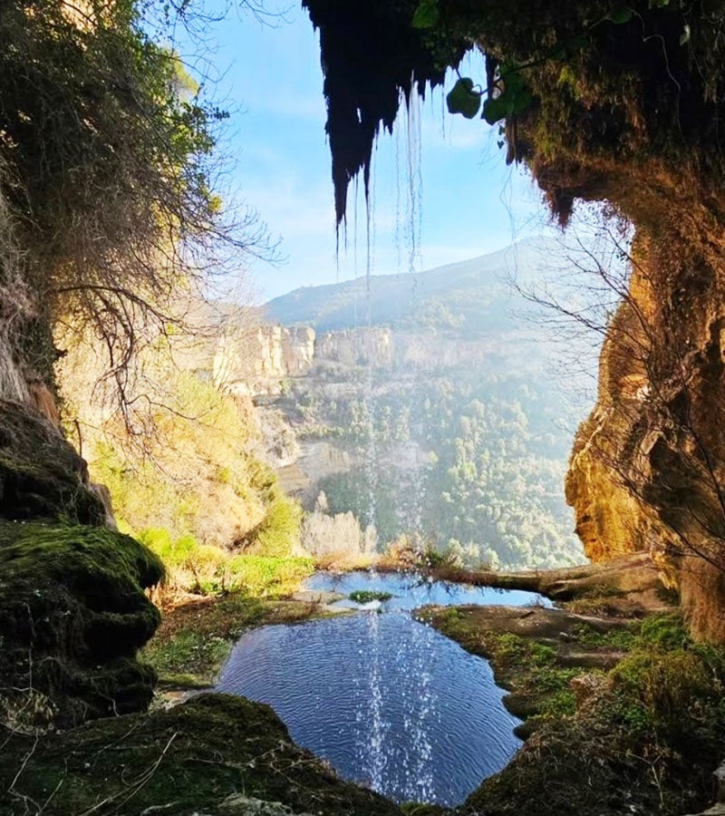 Grutes, simes i coves que han servit tant d’amagatall