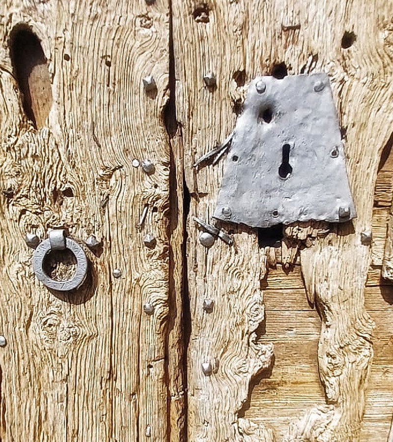 Porta de fusta a Rocafort de Vallbona