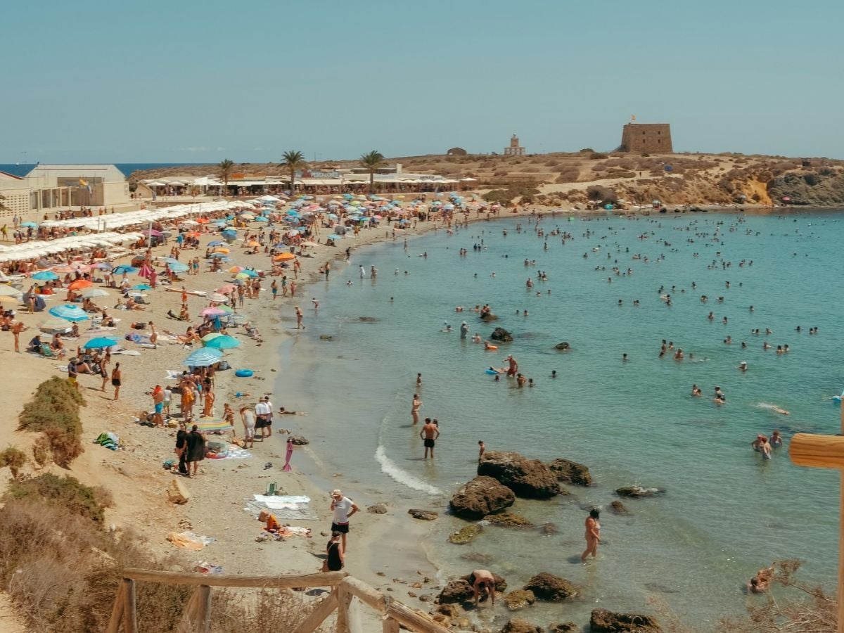 La isla habitada más pequeña del Mediterráneo reabre su hotel: la Casa del Gobernador renace en pleno 2025